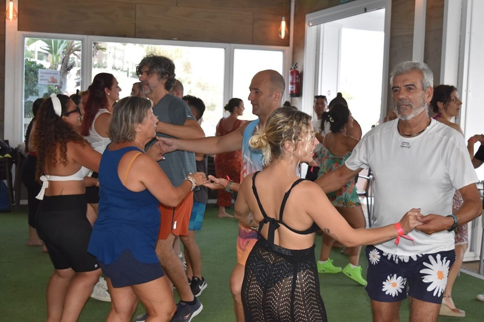 Social de baile latino organizado por Bachatea 23 en el chiringuito Spoon