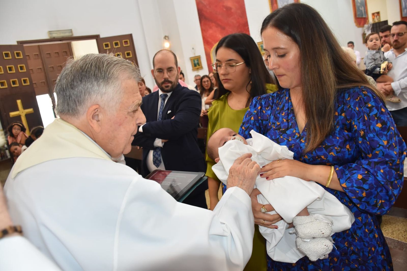 FOTOGALERÍA | Teresa recibe el Sacramento del Bautismo