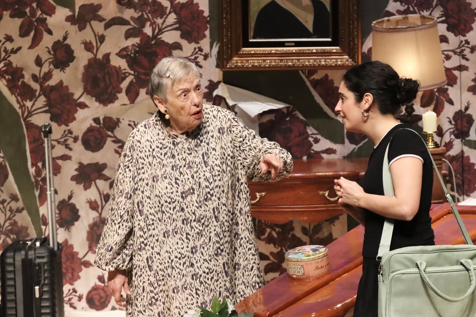 María Galiana durante la obra de teatro representada este sábado en el Revellín