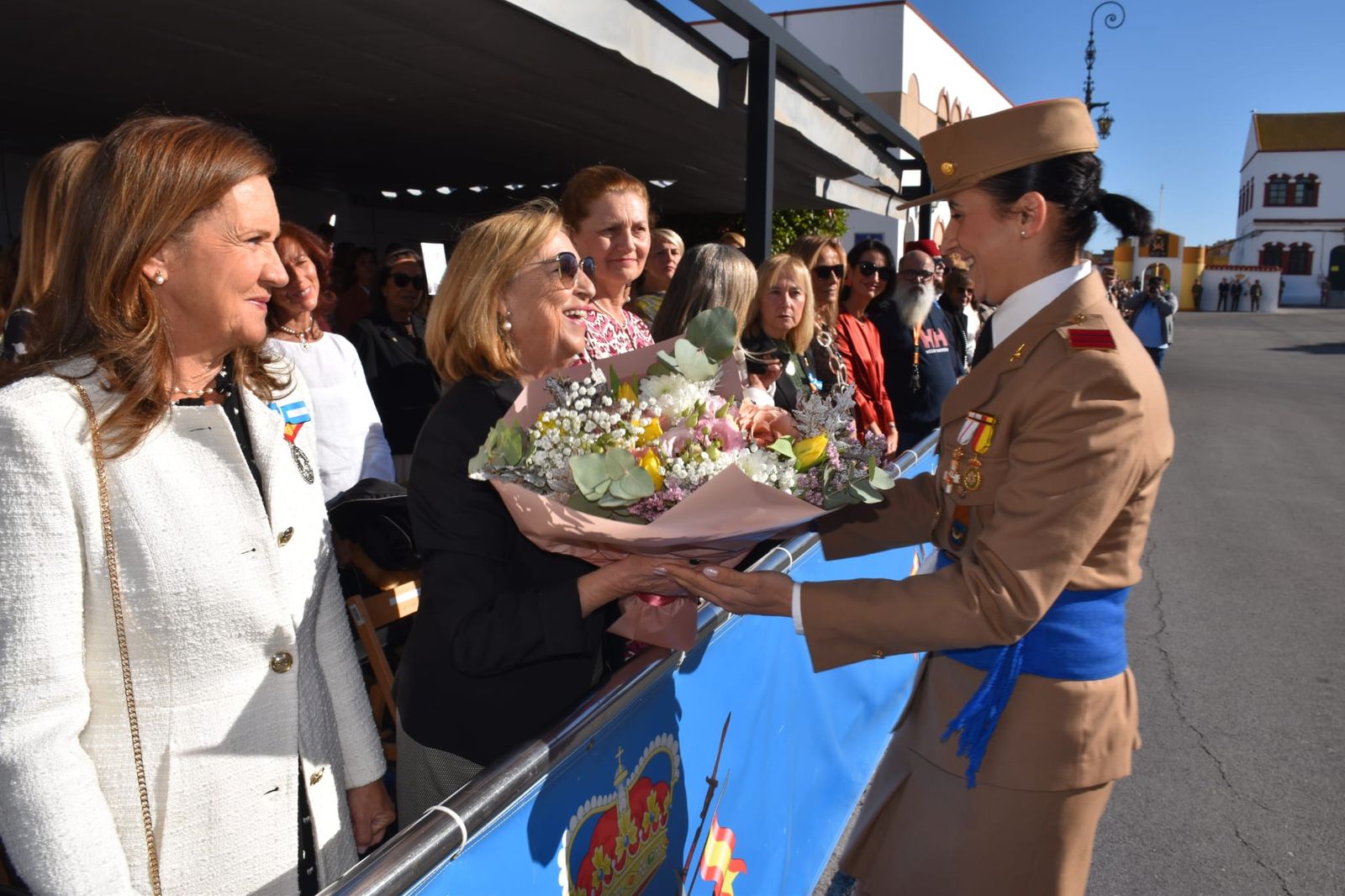 Regulares se viste de gala en honor de la Patrona de Infantería