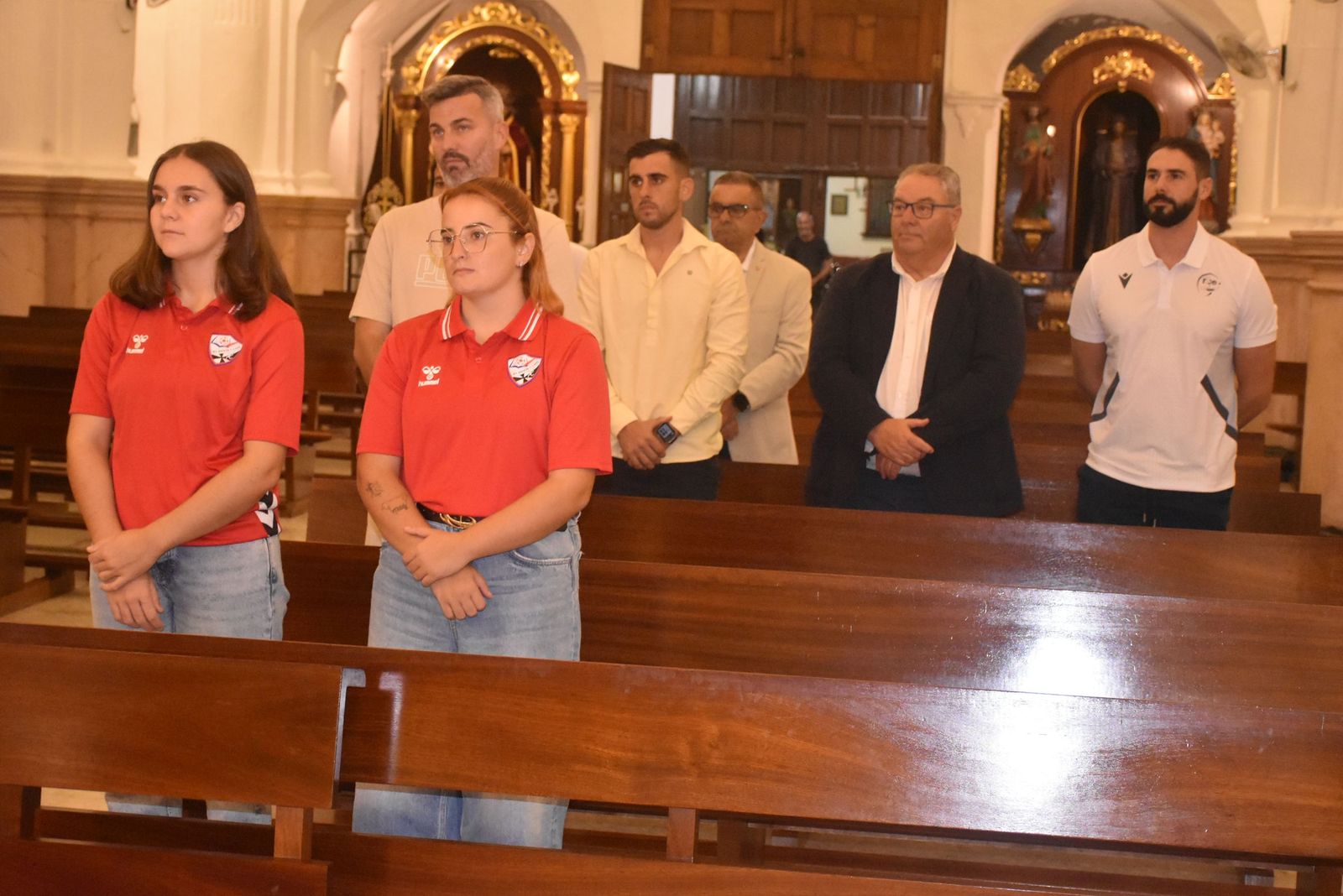 Ofrenda a la patrona y plegaria en Sidi Embarek