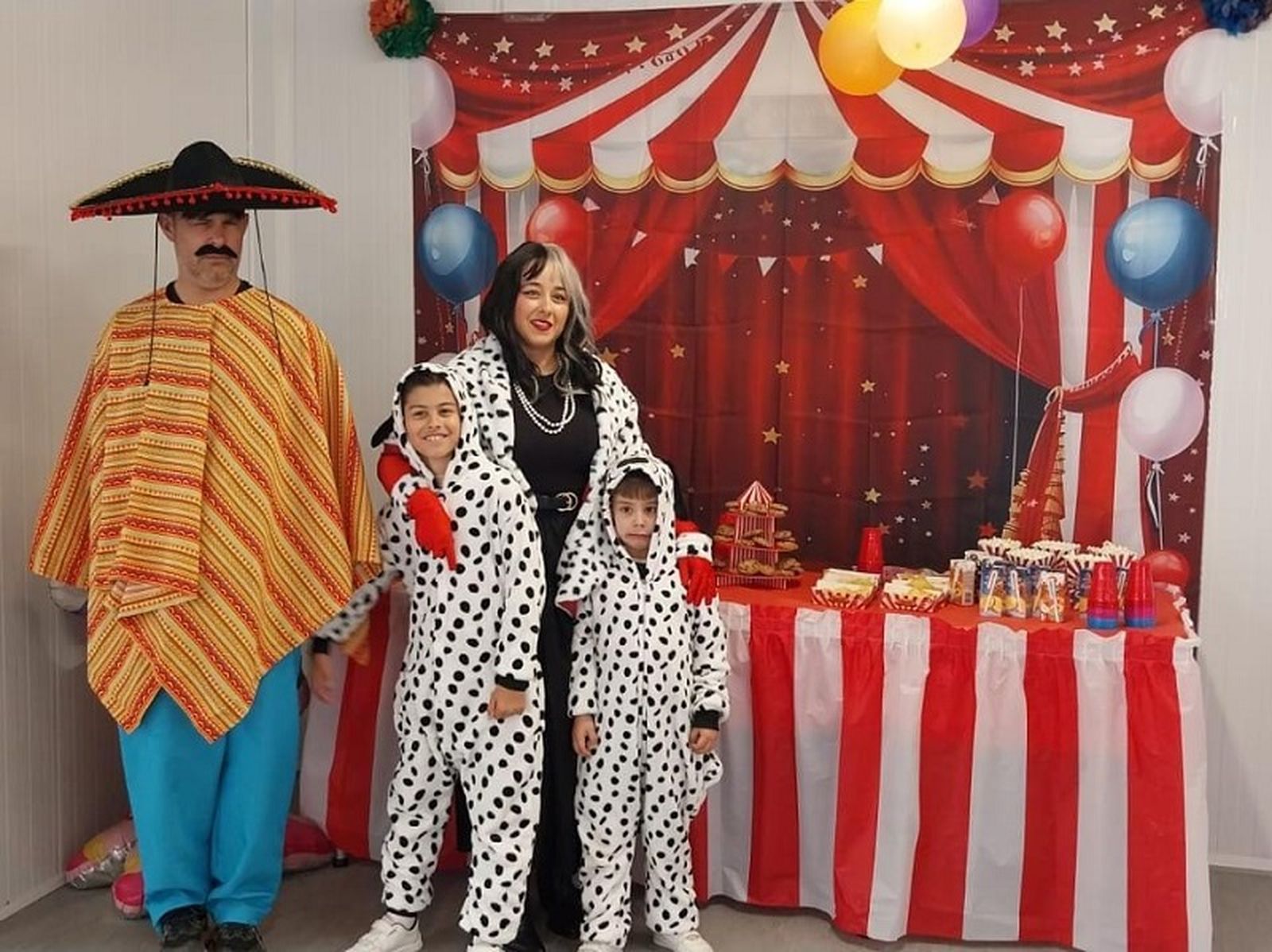 Concurso carnavalero de disfraces en Juan XXIII. / FOTO CEDIDA