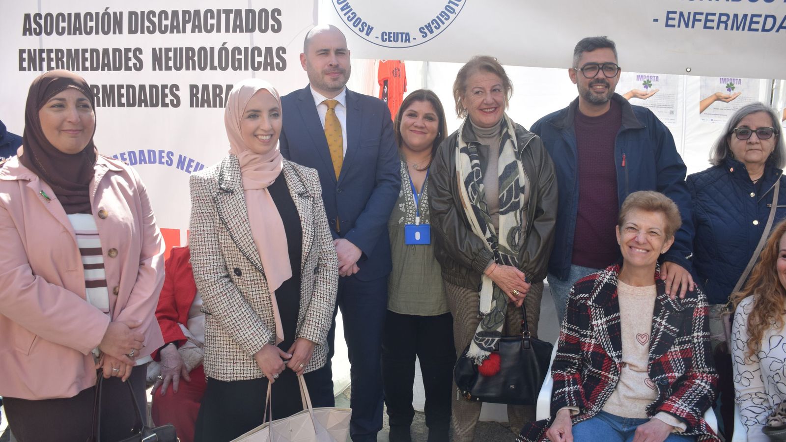 Acto de ADEN en la plaza de los Reyes con motivo del Día de las Enfermedades Raras