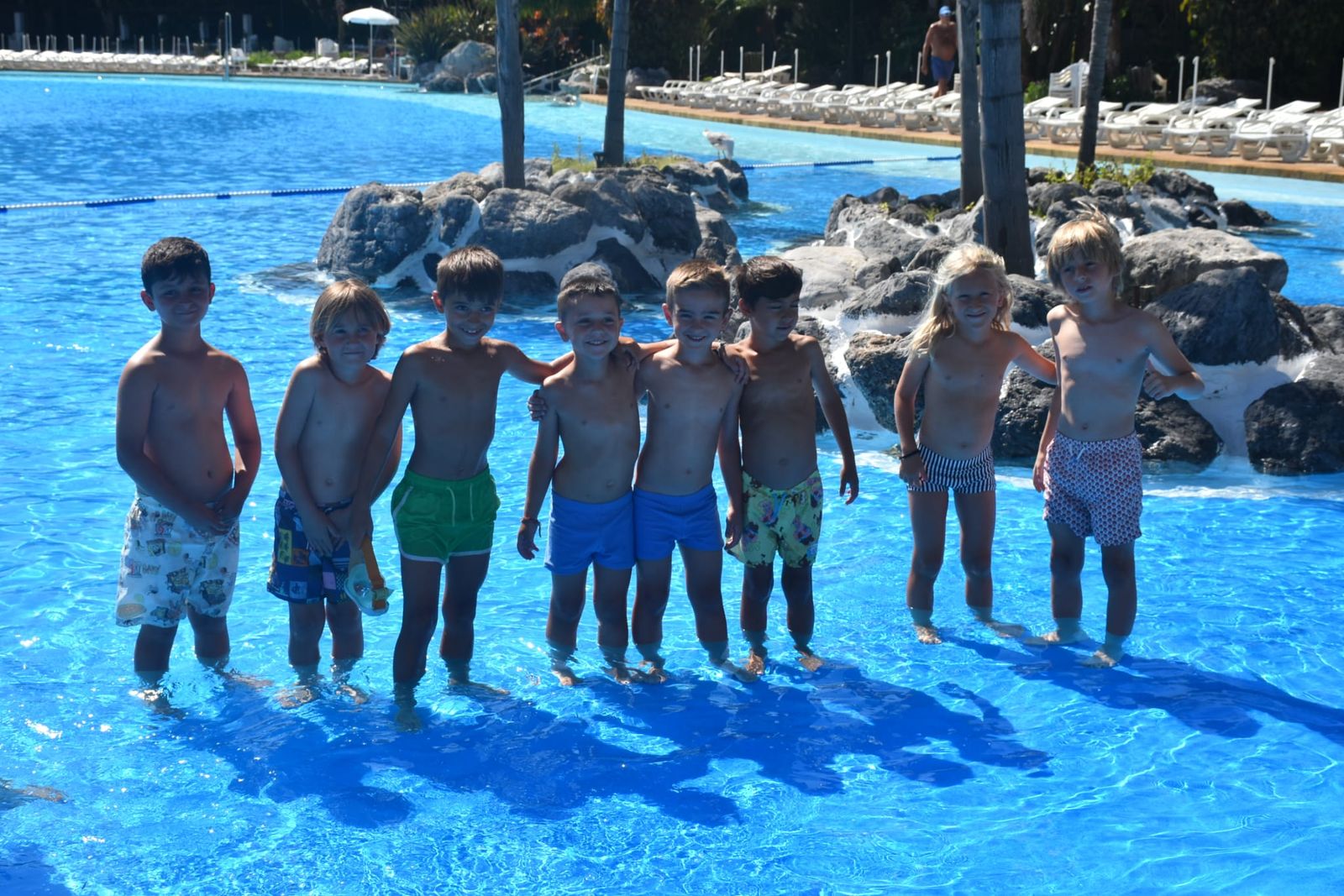El Campus de Verano Emilio Cózar disfruta de una refrescante jornada en el Parque Marítimo
