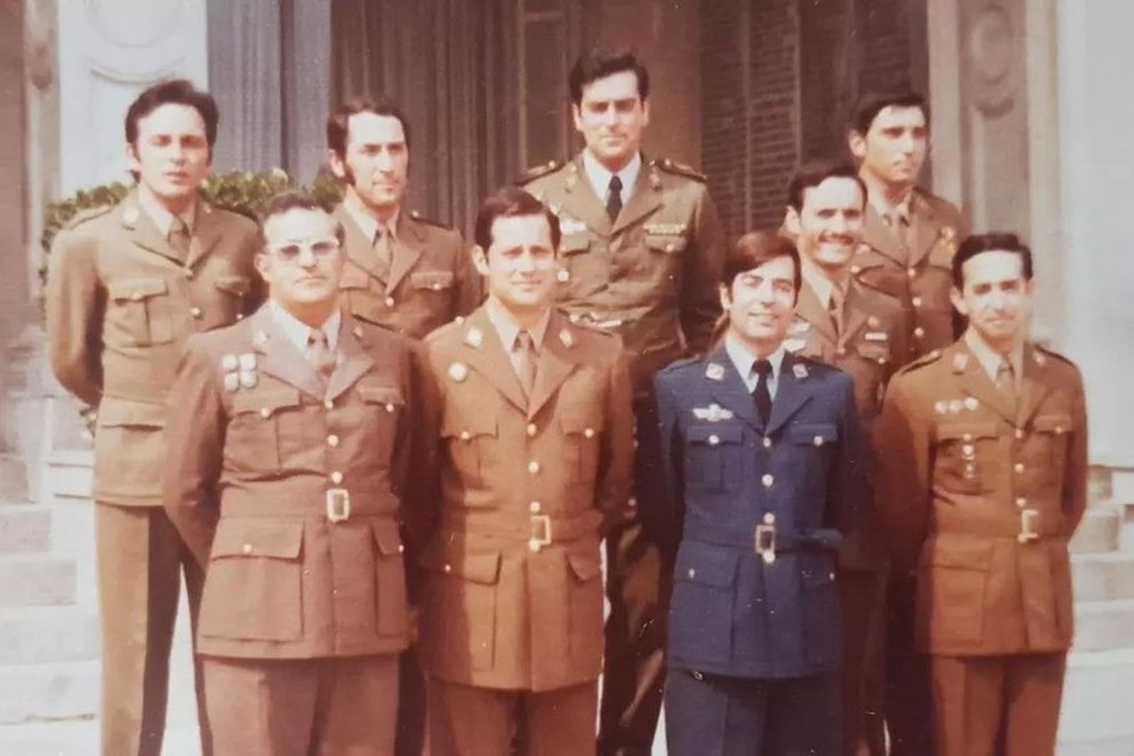 Nueve de los oficiales fundadores de la Unión Militar Democrática.
