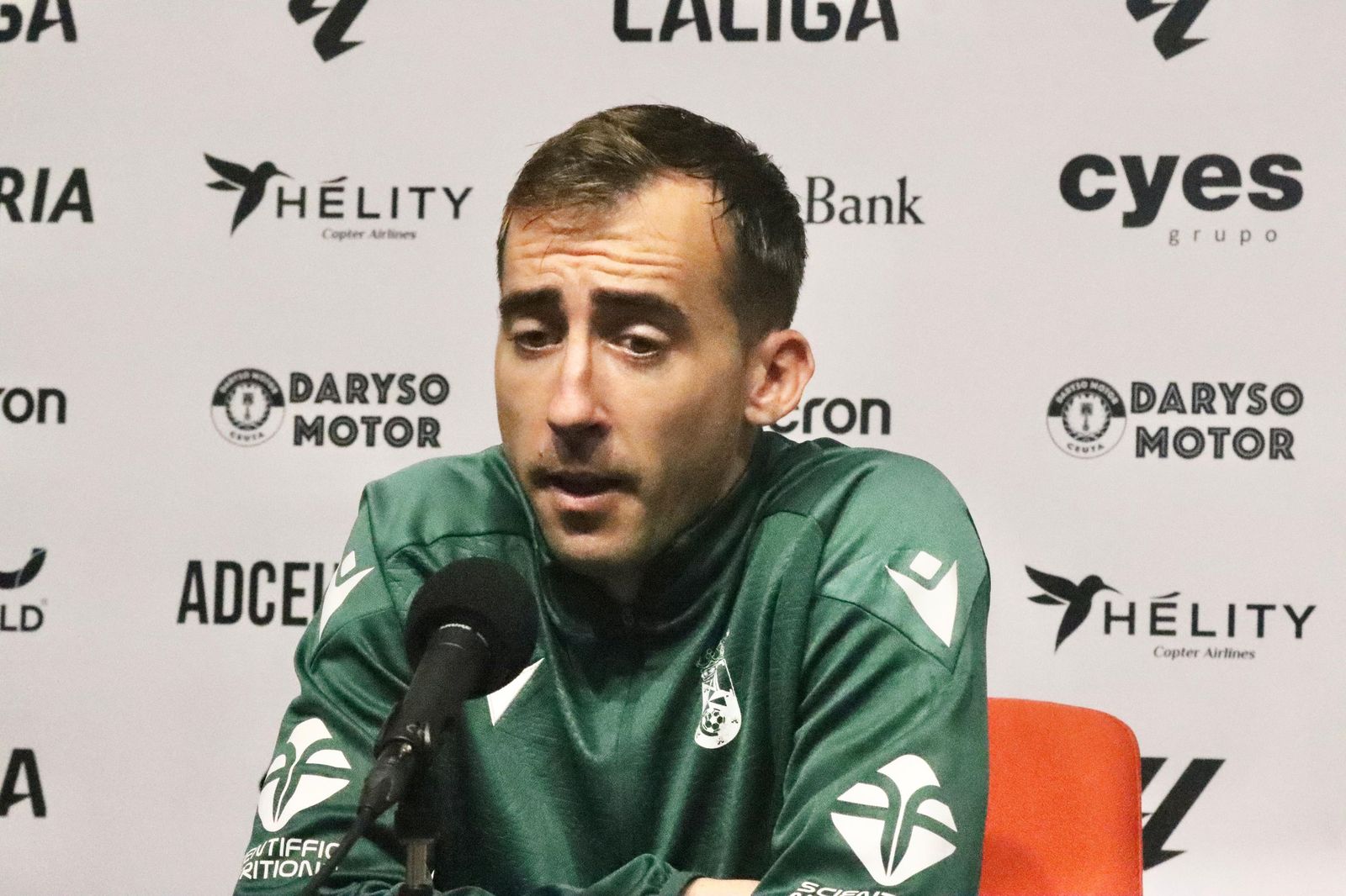 Rubén Díez, centrocampista de la AD Ceuta durante la rueda de prensa tras el encuentro disputado ante la UD Las Palmas en el Alfonso Murube