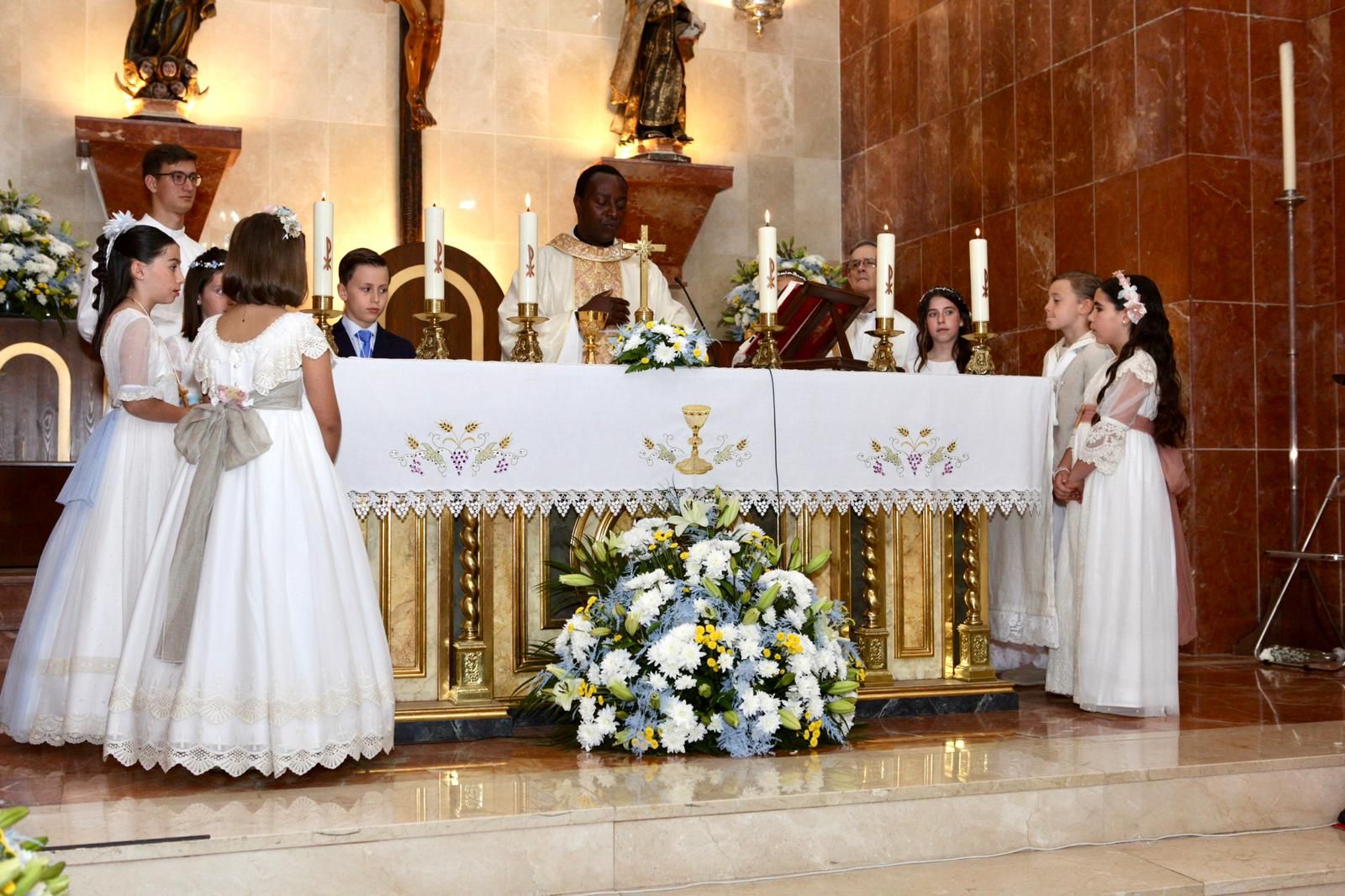 Comuniones en la Parroquia de Santa Teresa de Jesús