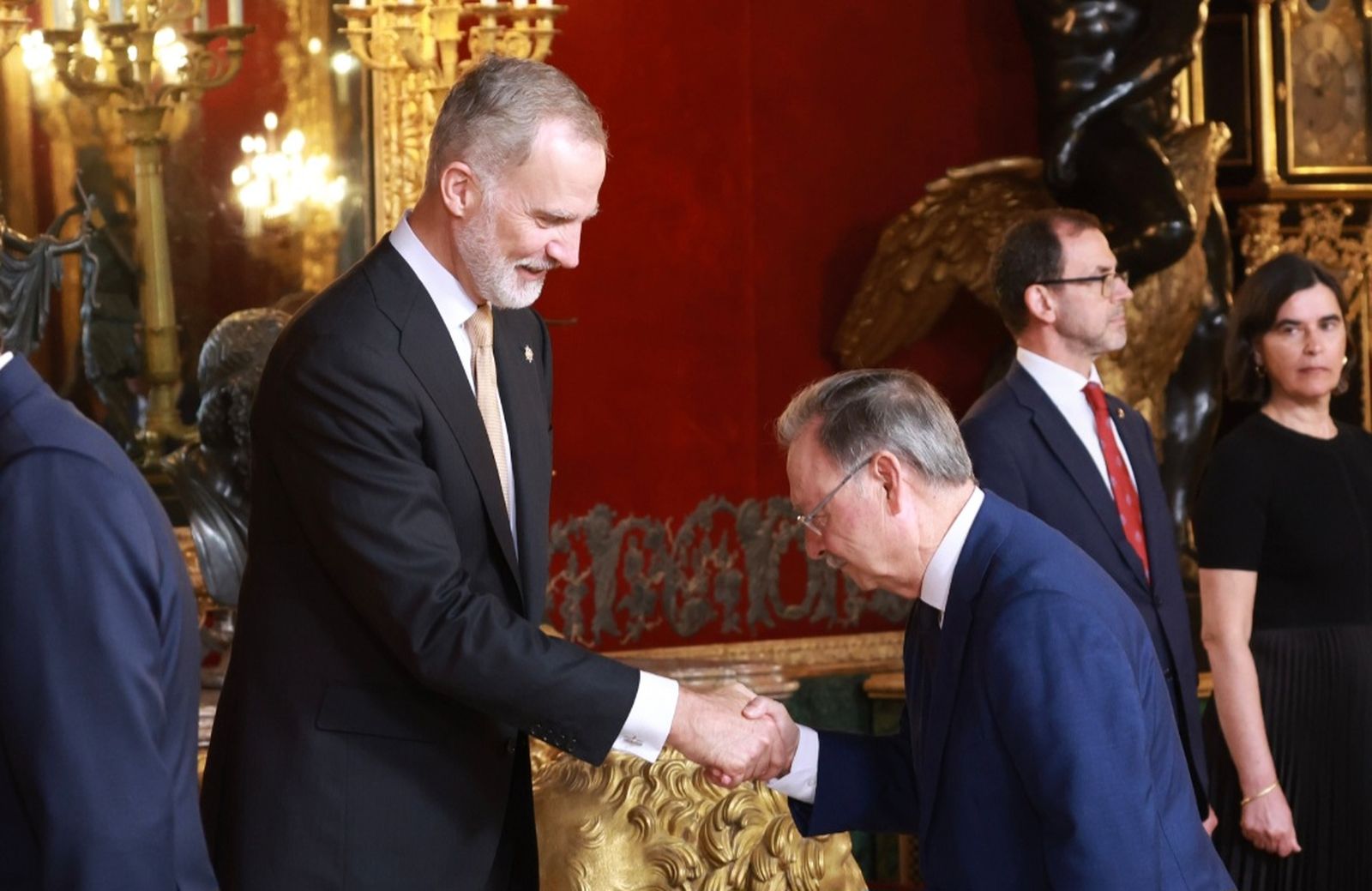 El presidente Vivas saluda al Rey de España, Felipe VI, en un acto oficial