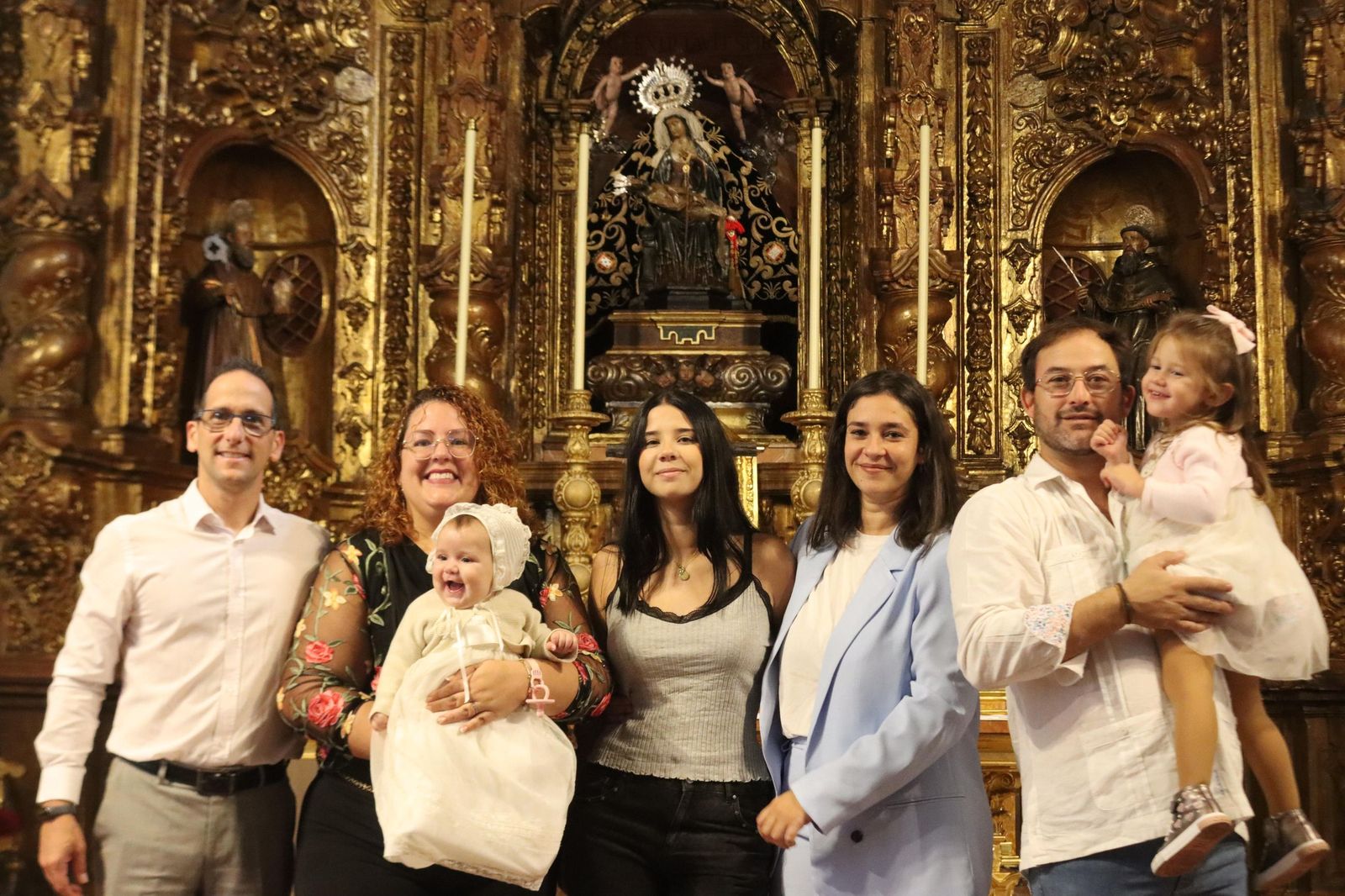 Airam, Carla y Triana reciben el bautismo en la iglesia de Los Remedios