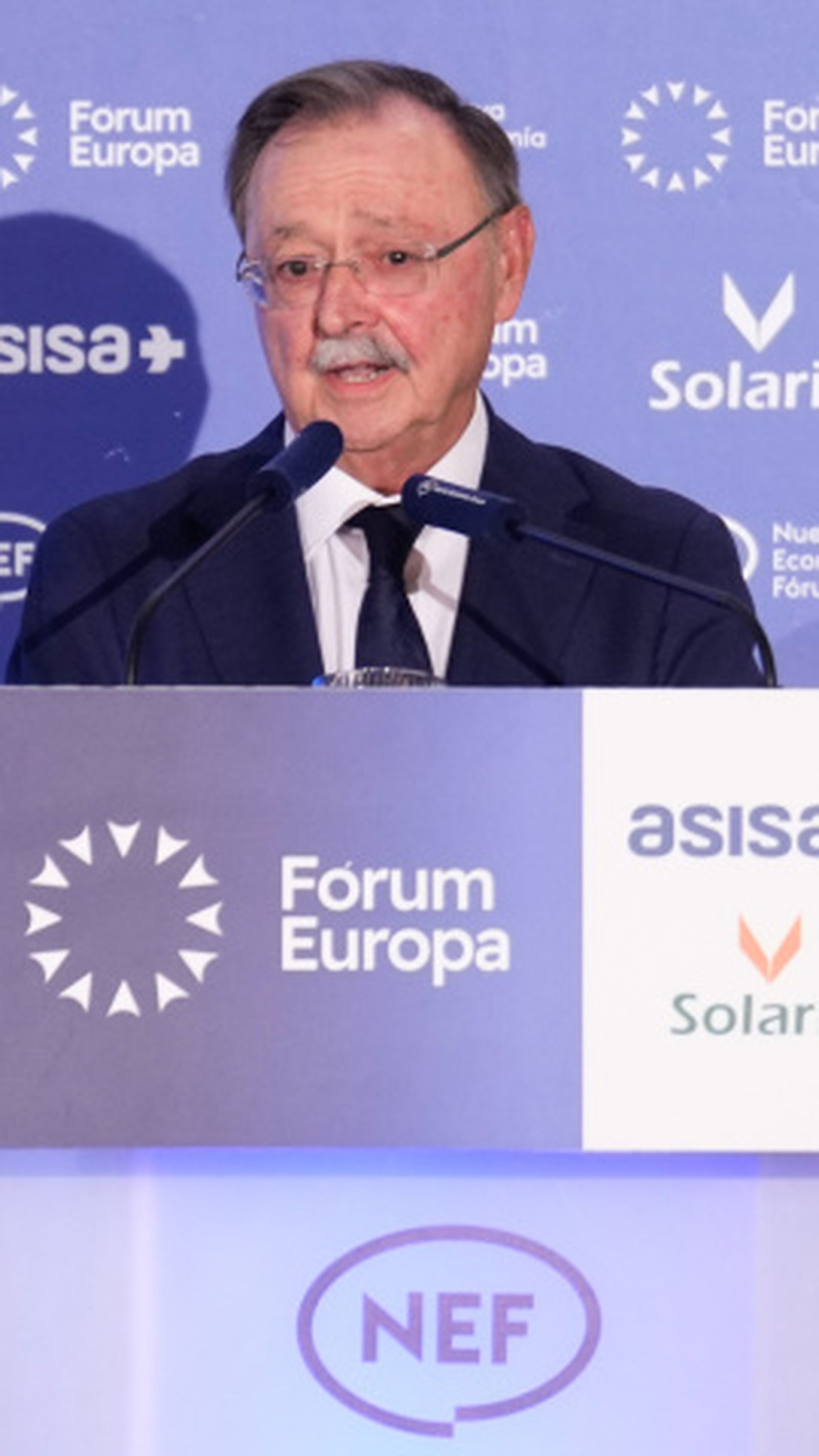 La presencia del presidente en Bruselas recibe el respaldo mayoritario del Parlamento Europeo y una destacada cobertura de los principales medios internacionales