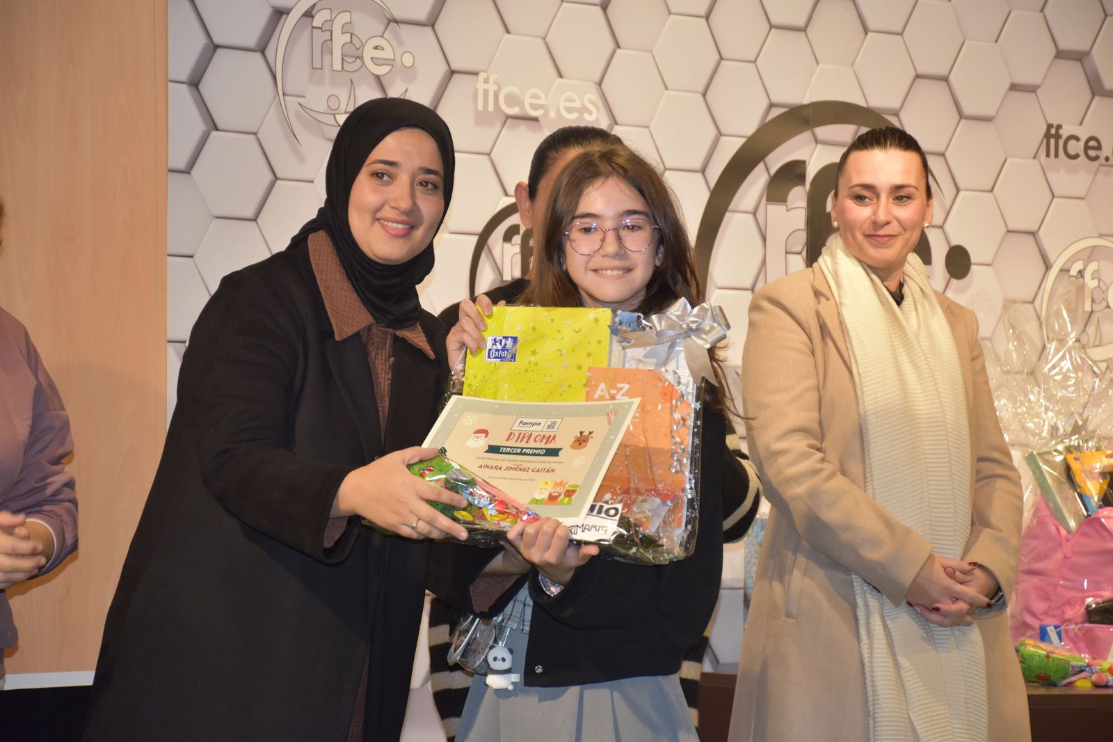 La entrega de premios de la FAMPA por la confección de tarjetas navideñas, en imágenes