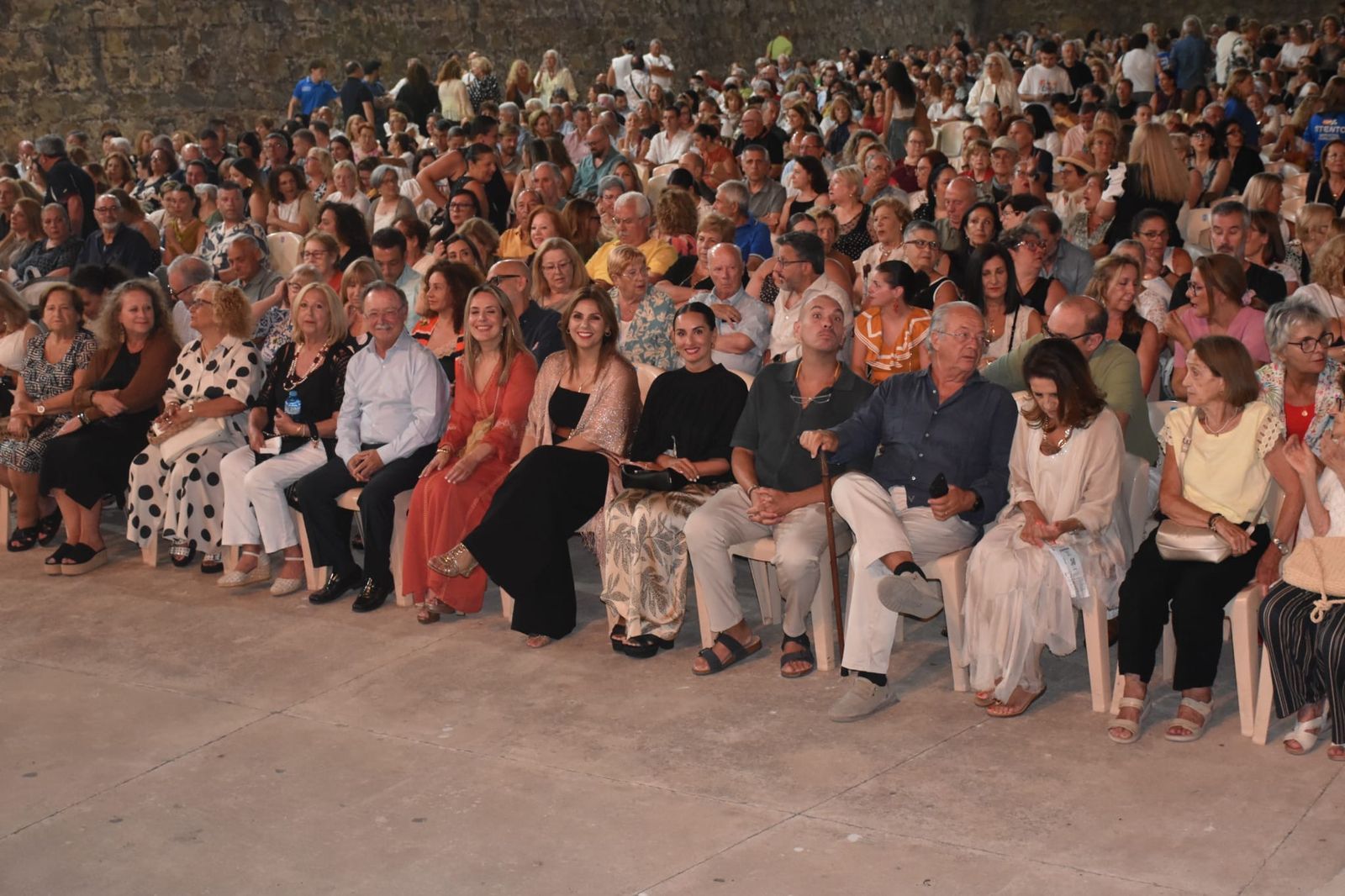 Miguel Poveda llena de poderío las Murallas en la noche más flamenca del año