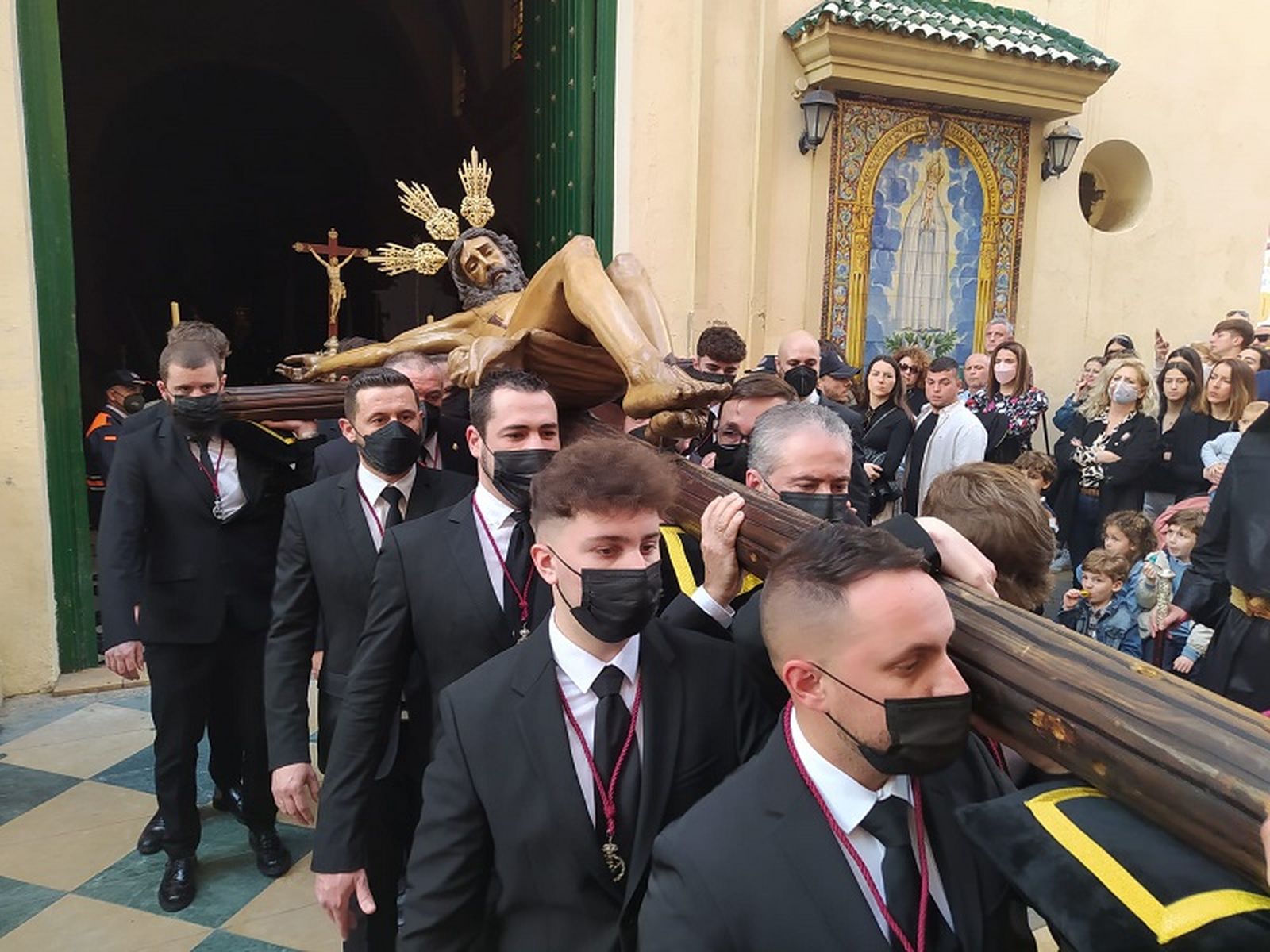 El Cristo de la Buena Muerte a su salida / REDUAN