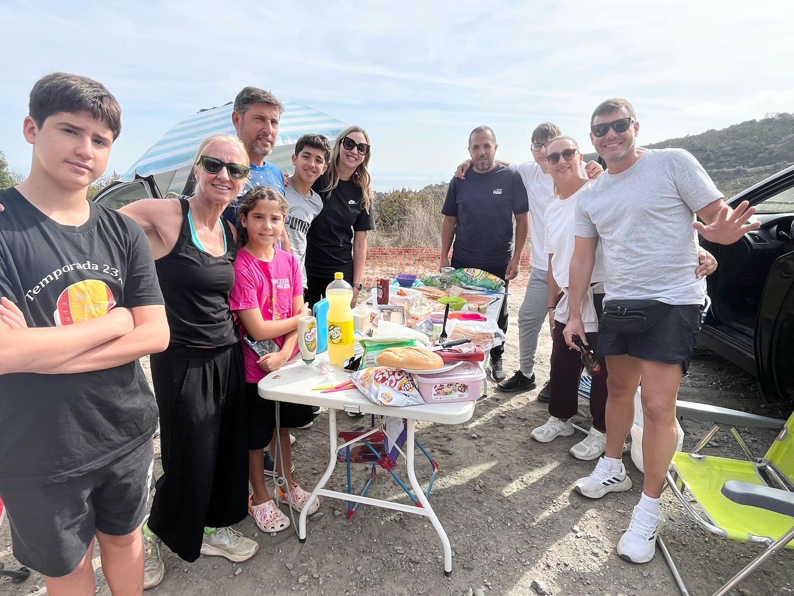 Una Mochila vivida con un ojo puesto en la preservación del entorno natural Una Mochila vivida con un ojo puesto en la preservación del entorno natural