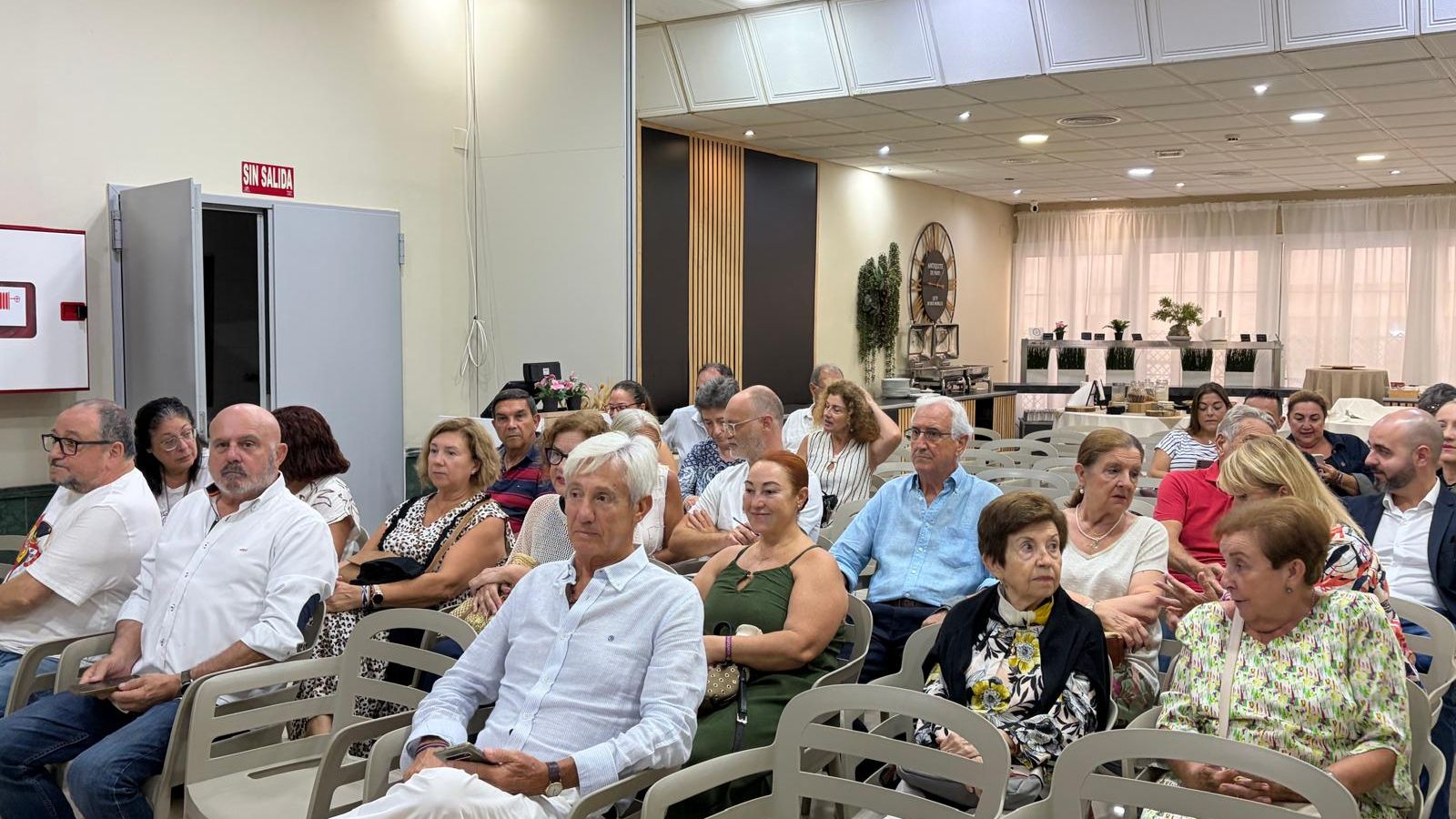 Público durante la presentación en el hotel Ulises