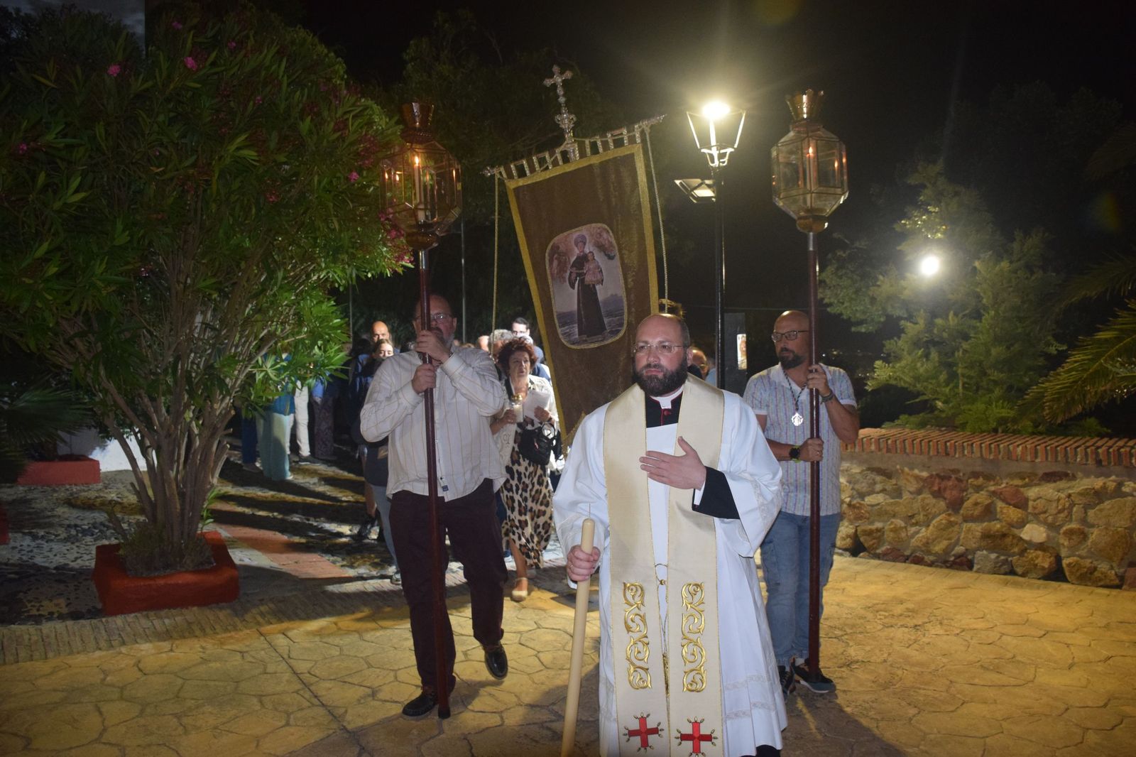Rosario de antorchas como previa a la Procesión