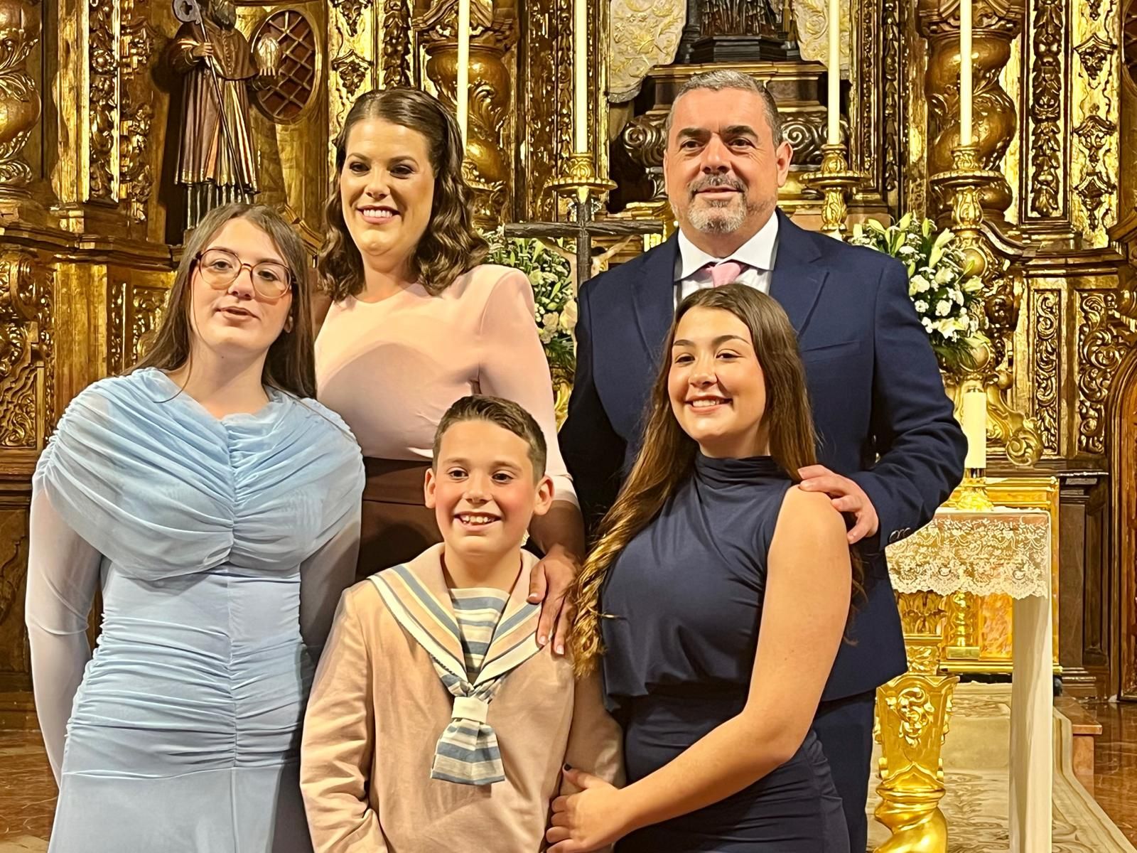 El vicario oficia otras dos comuniones en el Santuario de la Virgen de África