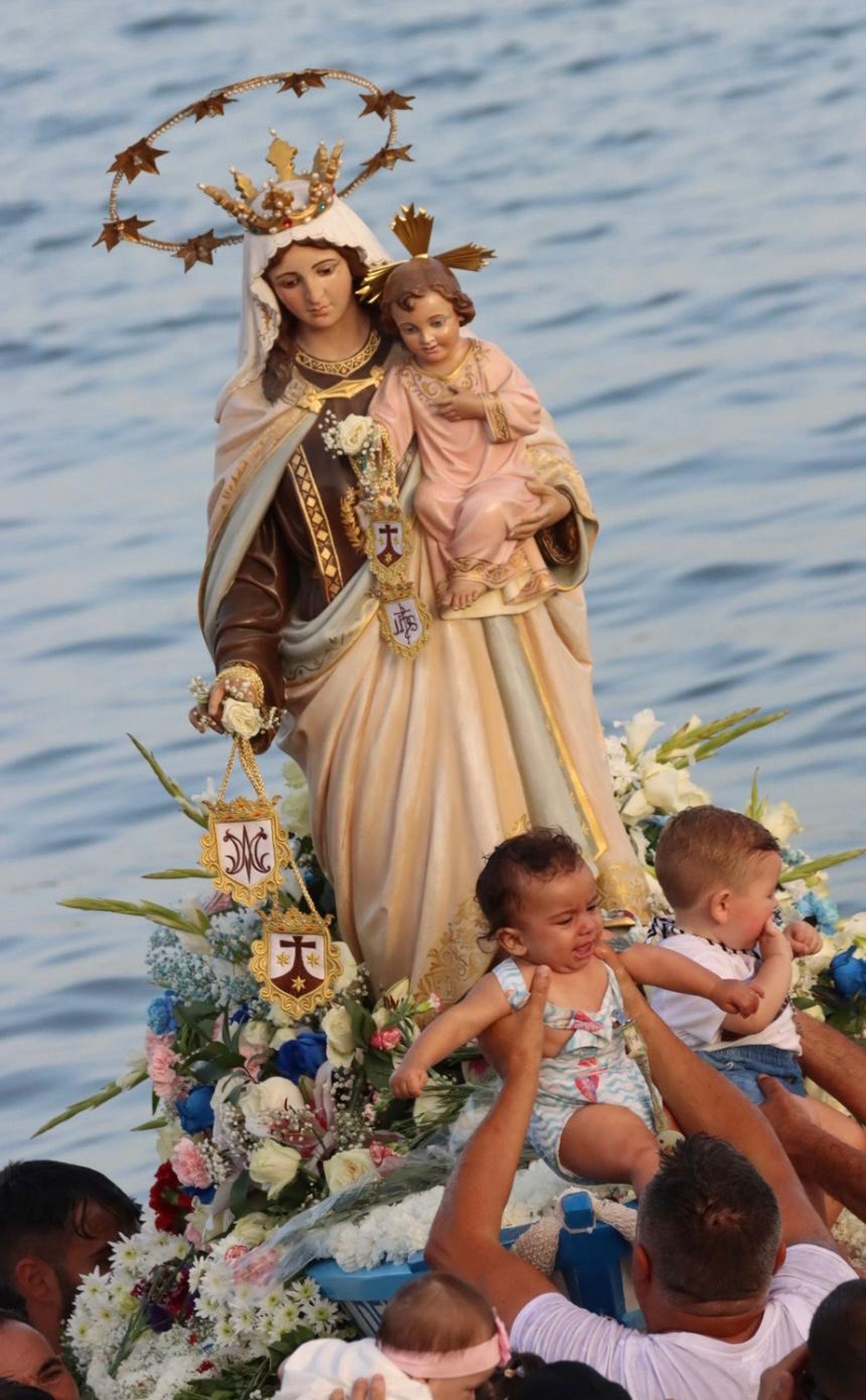 La Virgen del Carmen se volvió a encontrar con su pueblo