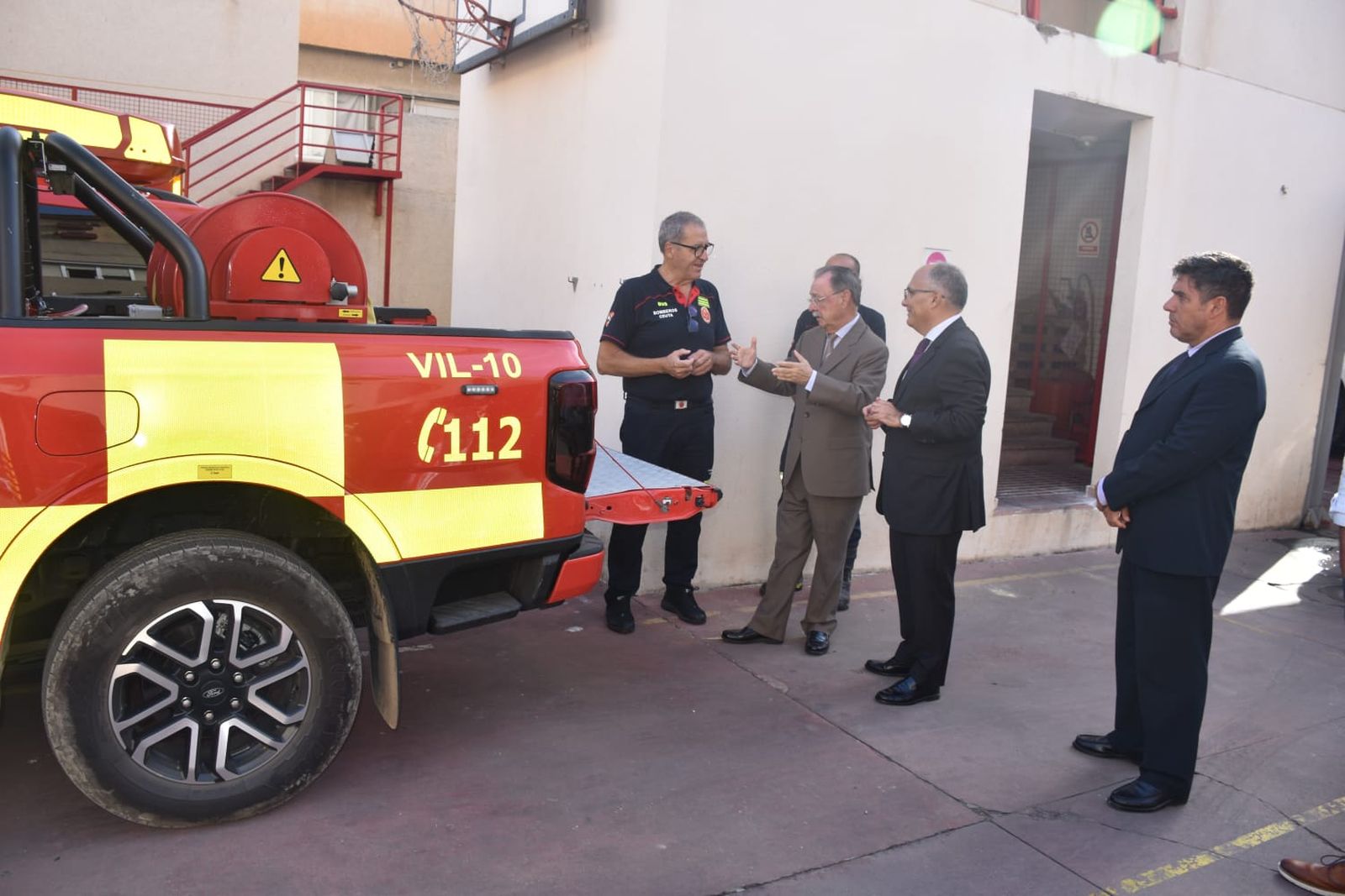 Visita del presidente Vivas al Parque de Bomberos de Ceuta