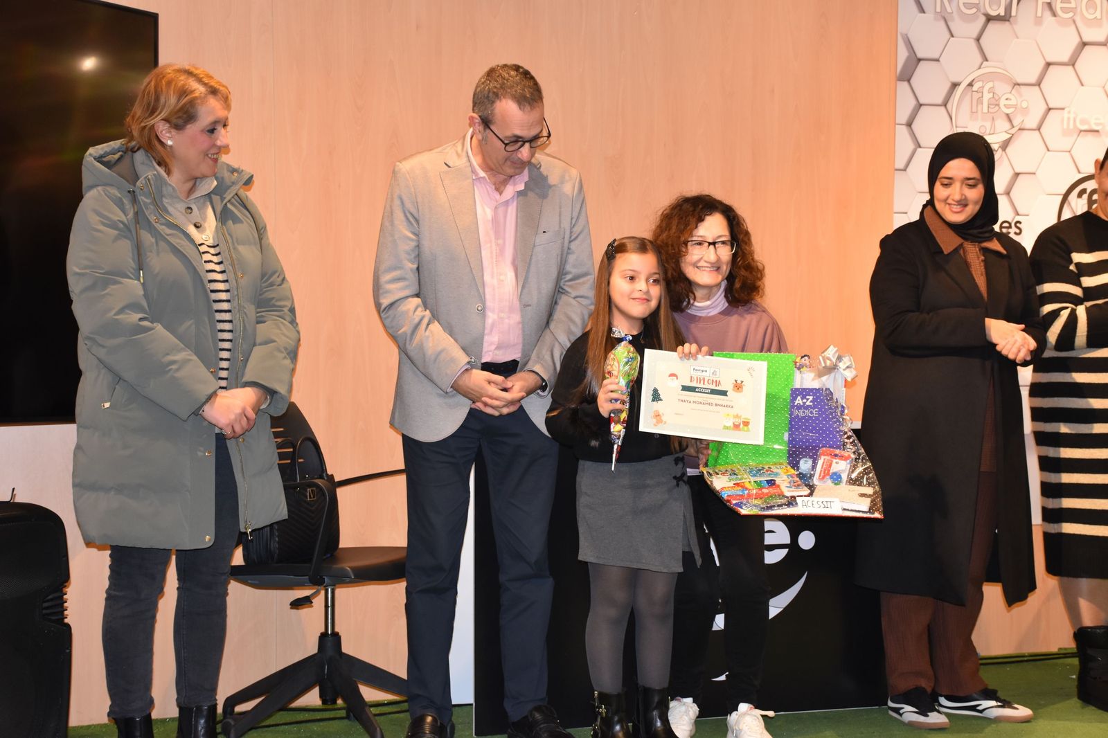 La entrega de premios de la FAMPA por la confección de tarjetas navideñas, en imágenes