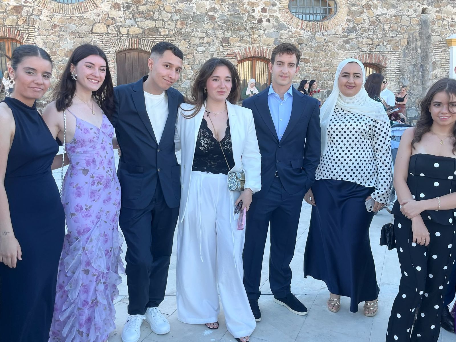 El Almina celebra un multitudinario acto de graduación de 300 alumnos