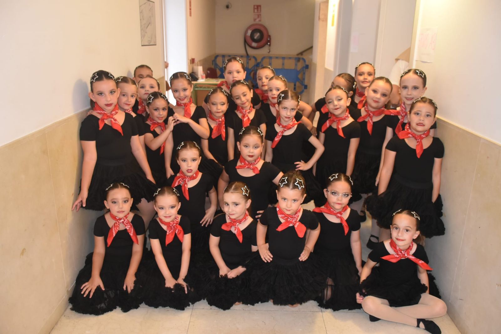 Más de cien bailarinas convierten el Revellín en un escenario de emoción y talento