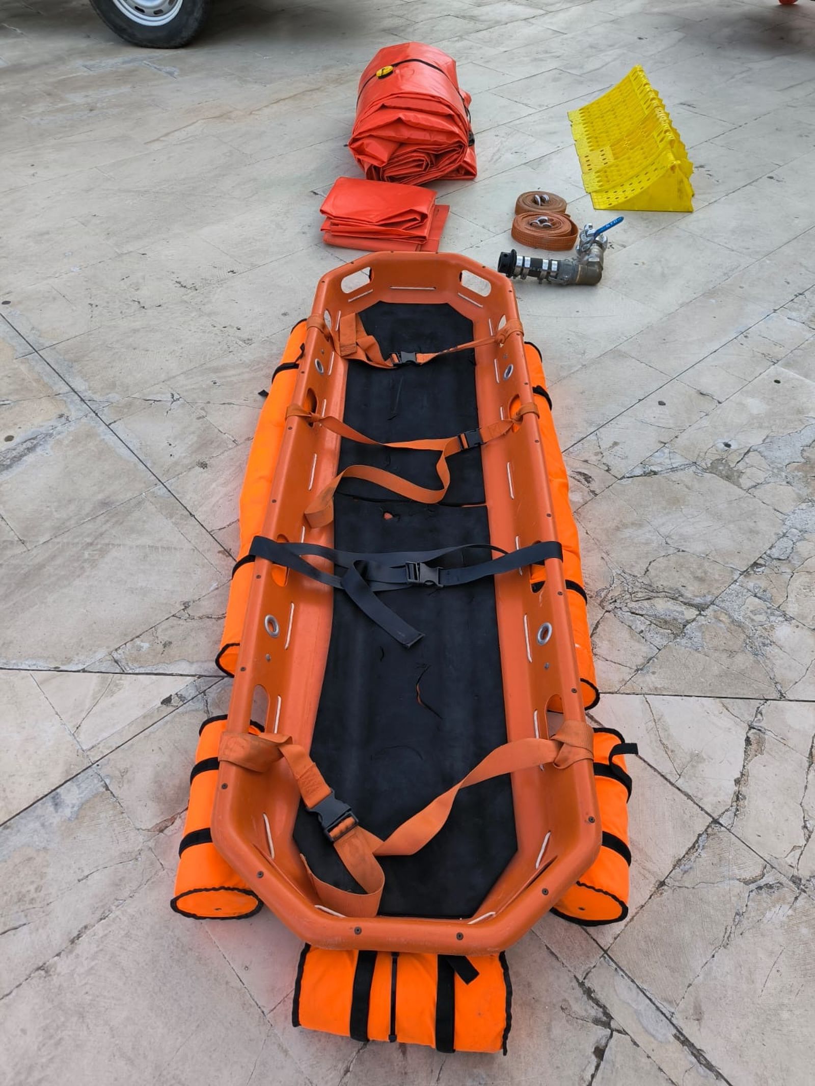 La UME expone sus medios en las Murallas Reales