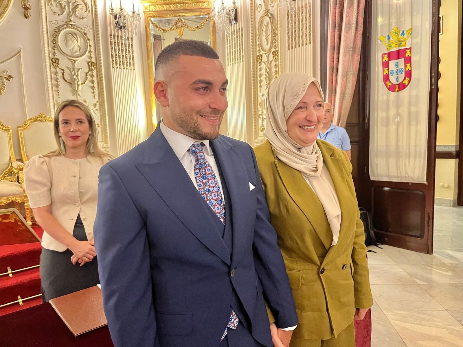 Omar y Claudia sellan su amor en el Salón del Trono
