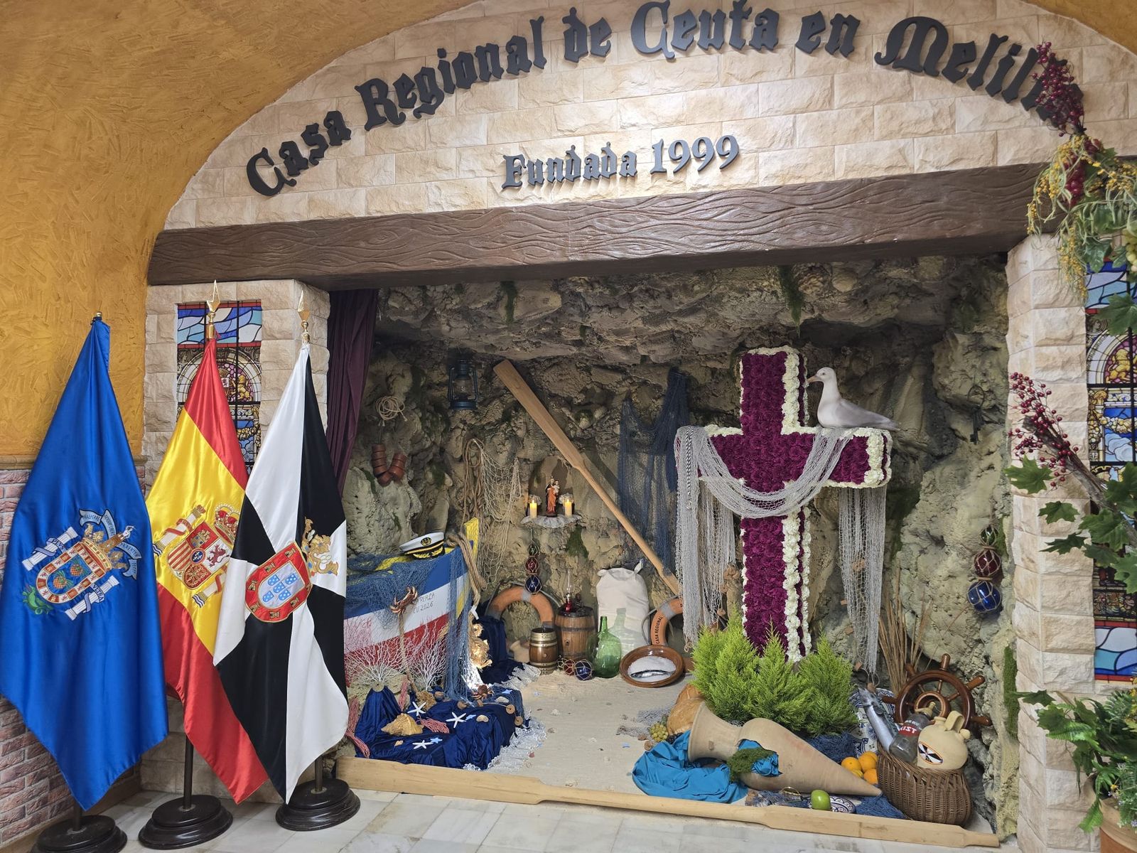 Se presenta la Cruz de Mayo de la Casa regional de Ceuta en Melilla con aires marineros