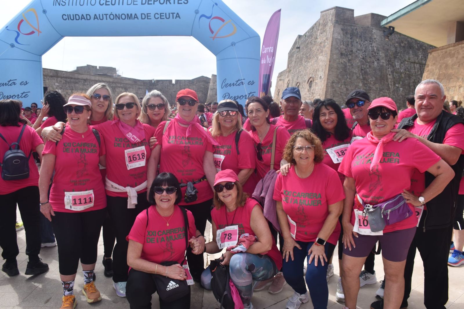 Ceuta se viste de rosa para abrazarse a la vida