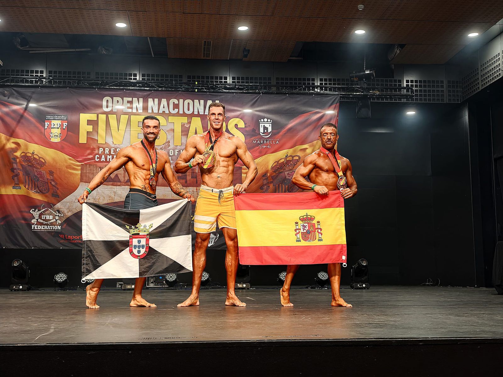 Miguel Vázquez, con su medalla de oro