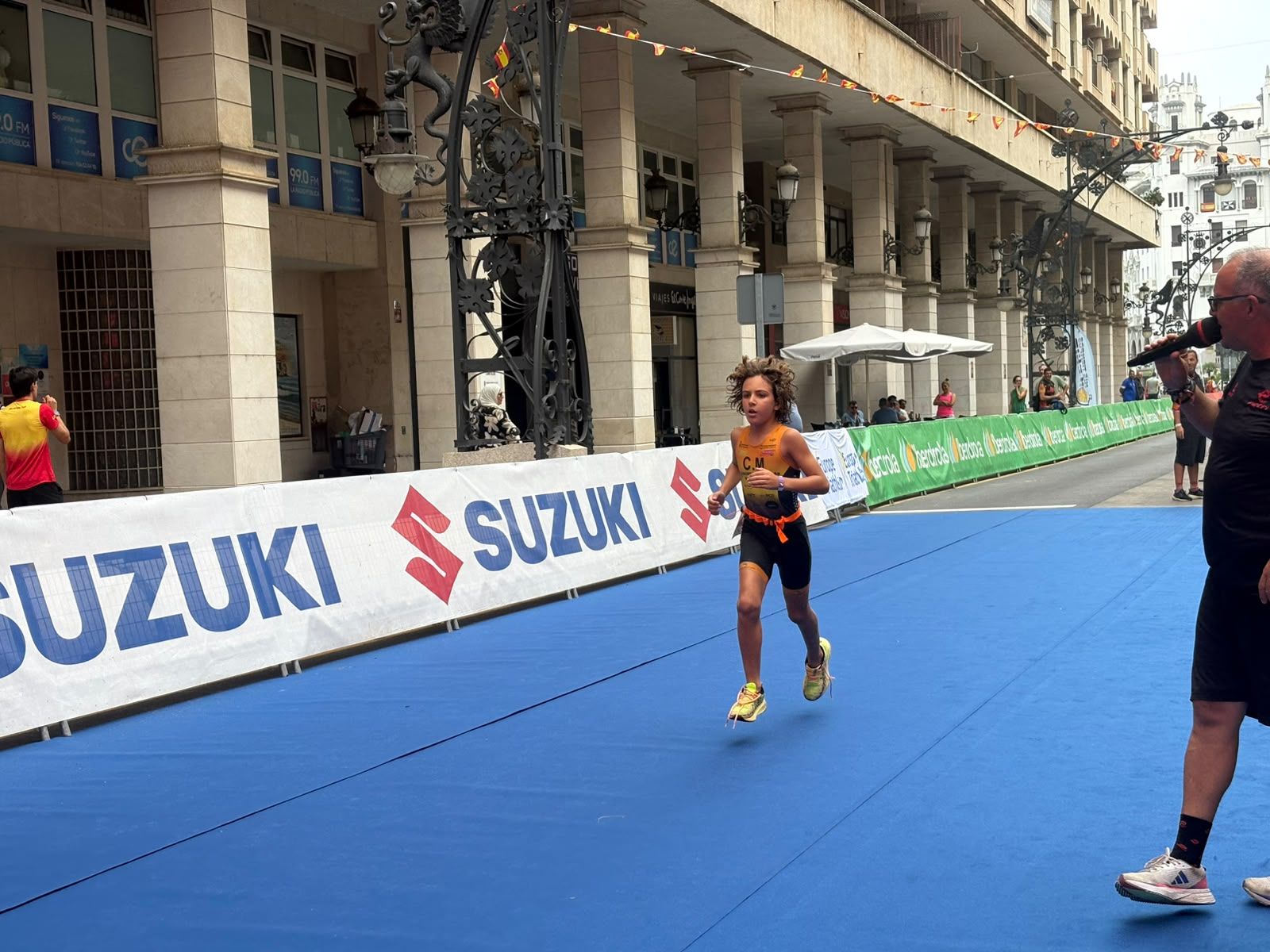 Los aficionados al triatlón en Ceuta se reúnen para participar en el Acuatlón Popular 'Juan Mur' y en la Phoenix Kids Triathlon