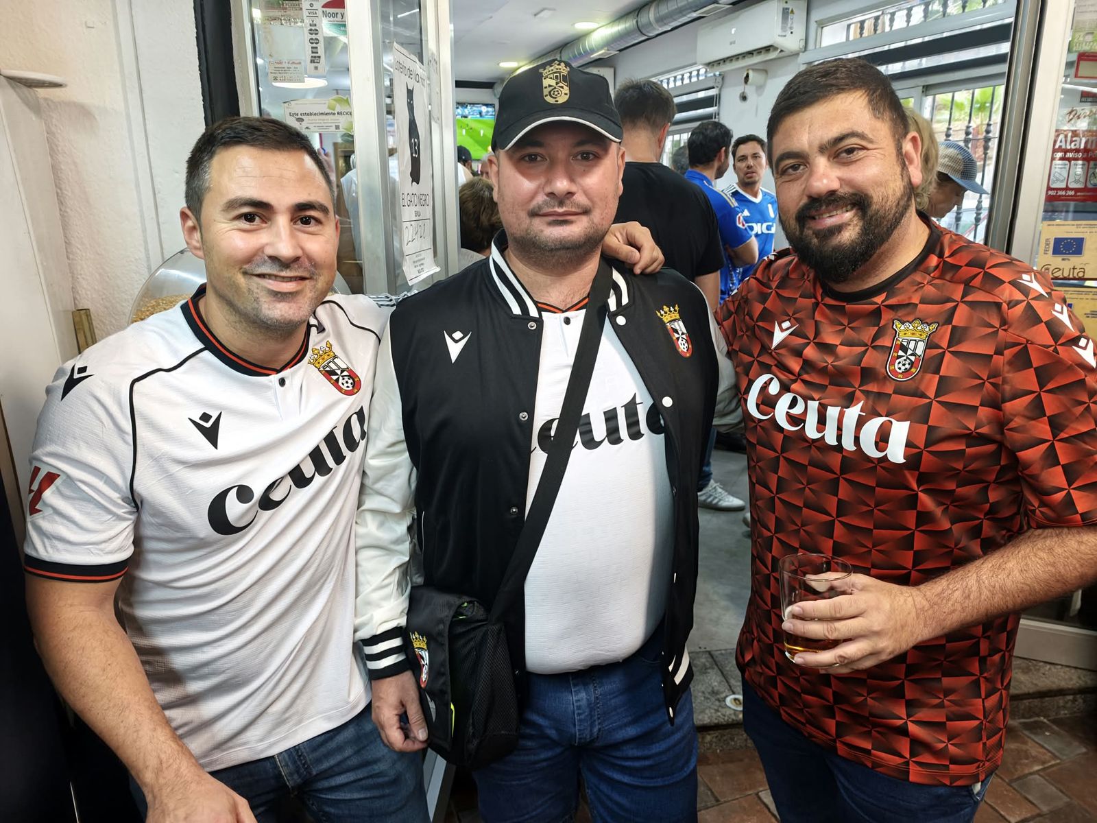 Así vivió la afición caballa la previa junto a los seguidores del Oviedo