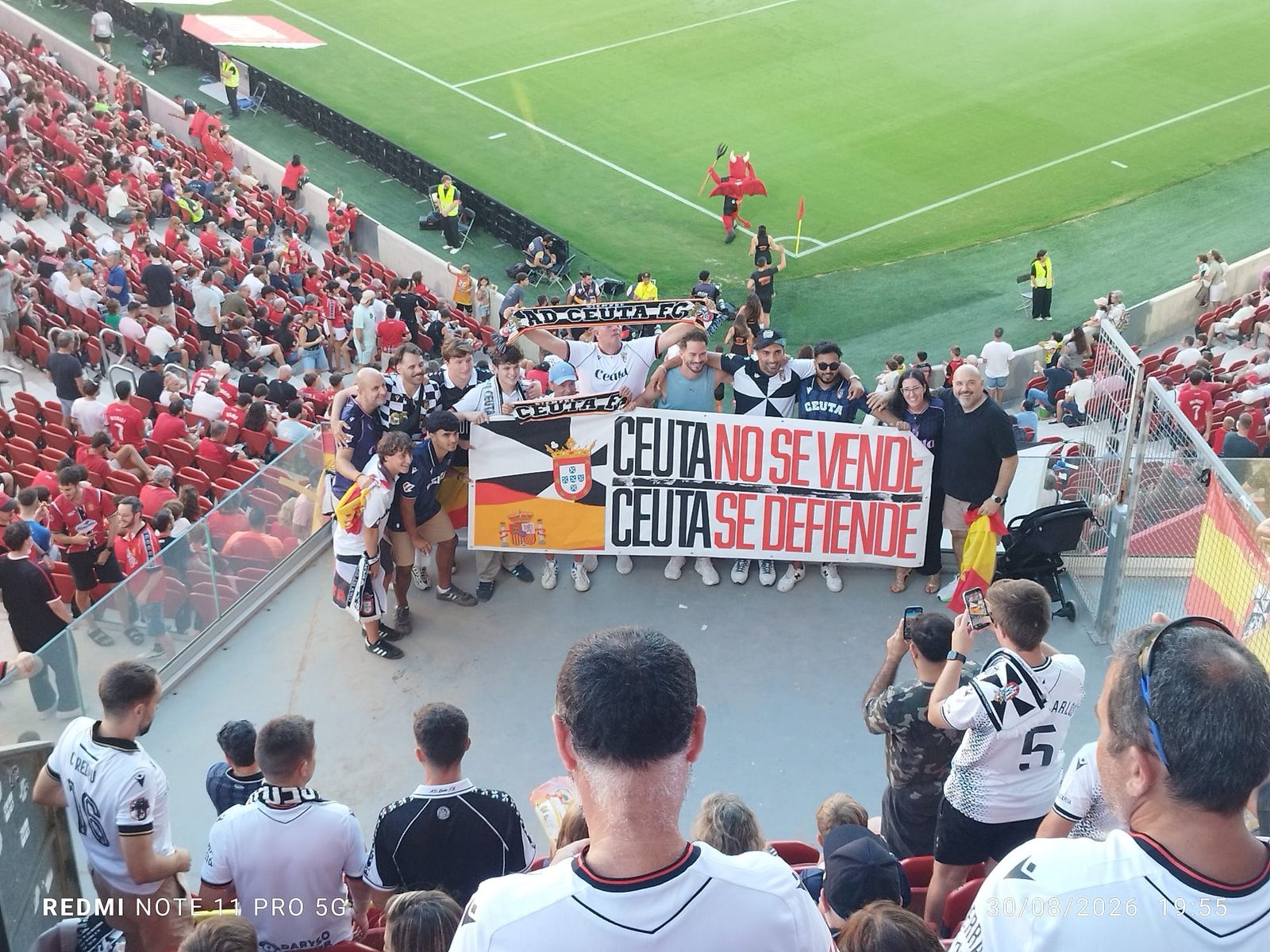 Gran  ambiente caballa antes de iniciar el encuentro ante el RCD Mallorca en el estadio Son Moix
