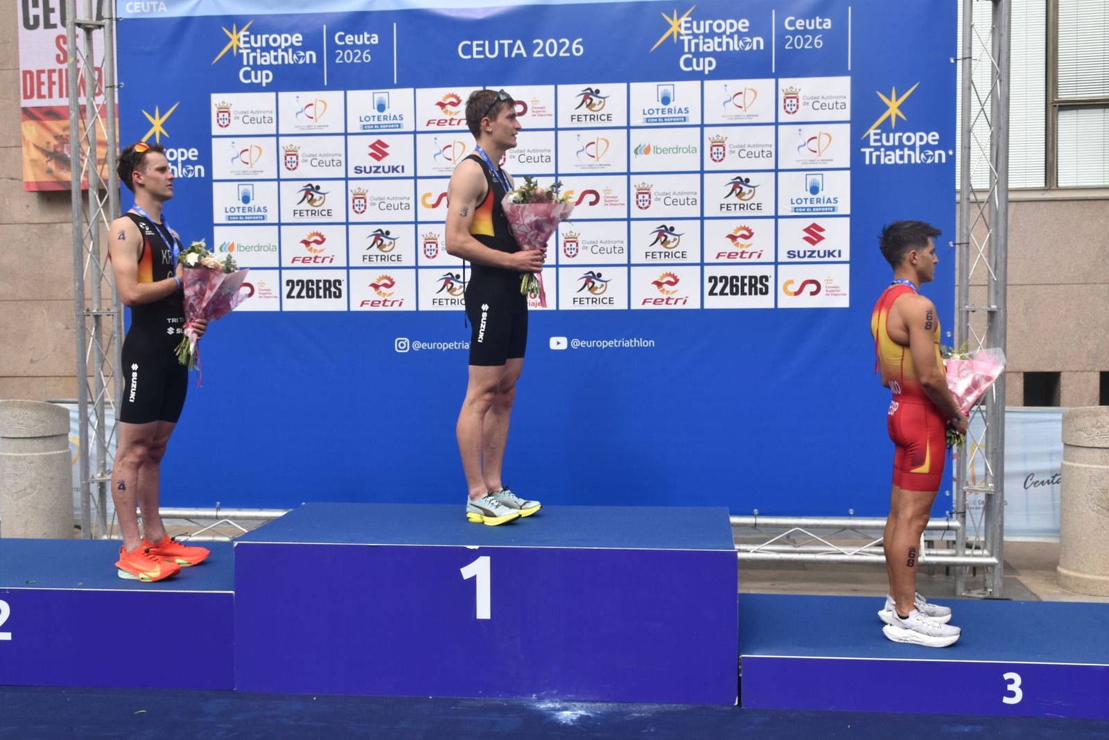 Entrega de trofeos de la Copa de Europa de Triatlón