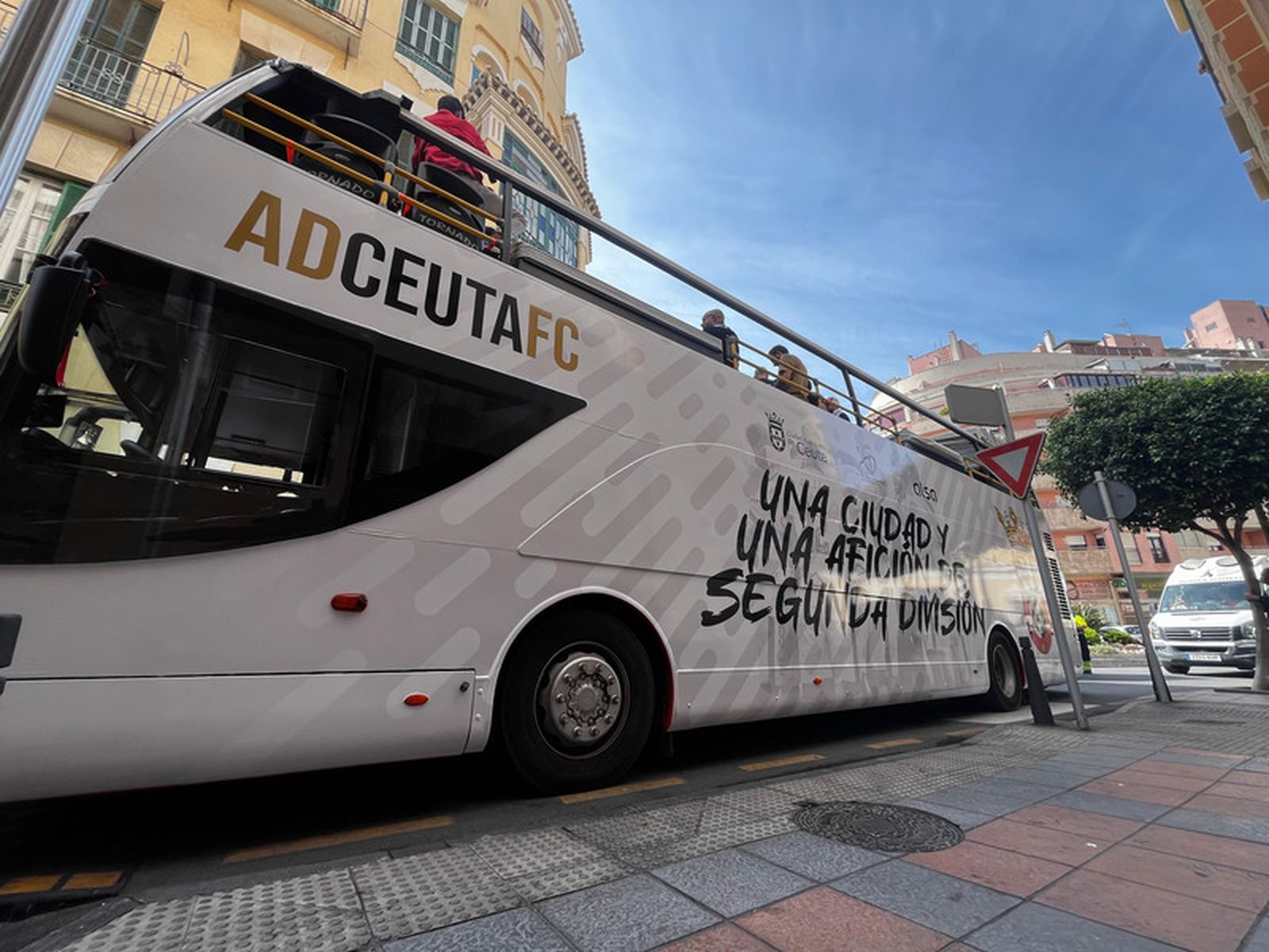 4218_whatsapp-image-2025-05-18-at-1740591_11zon