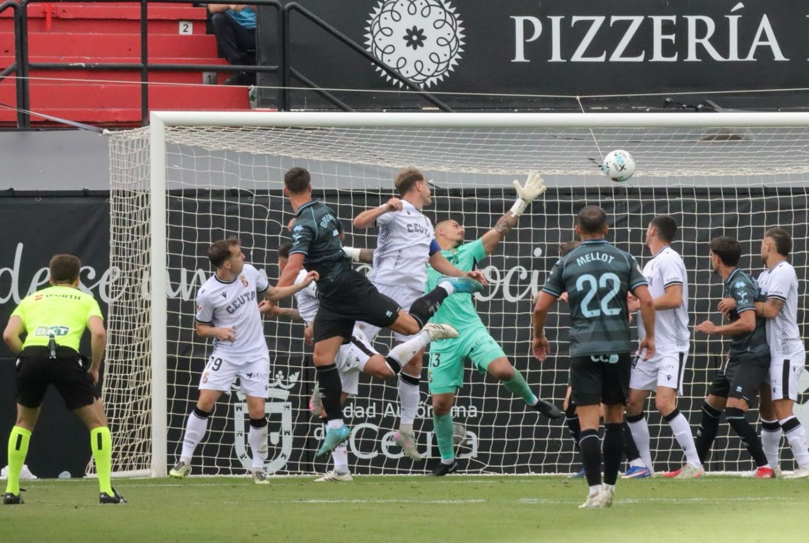 (1-1) El Ceuta rescata un punto con corazón ante un Castellón que perdonó en el Murube