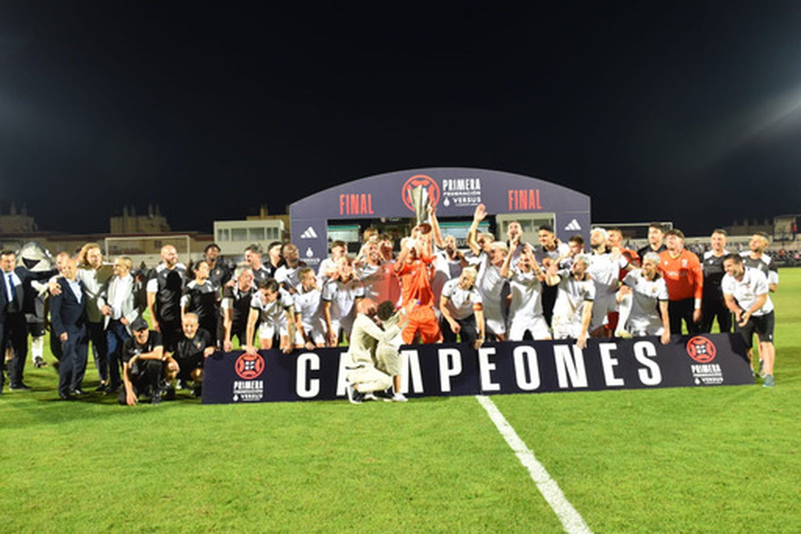 Celebración del titulo de campeones de Primera RFEF / Archivo
