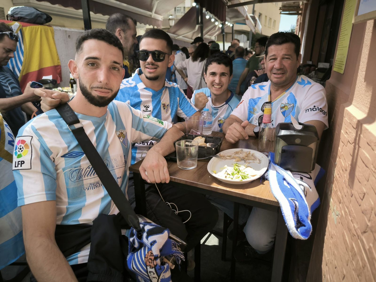 Aficionados antes del partido en el 'Alfonso Murube'