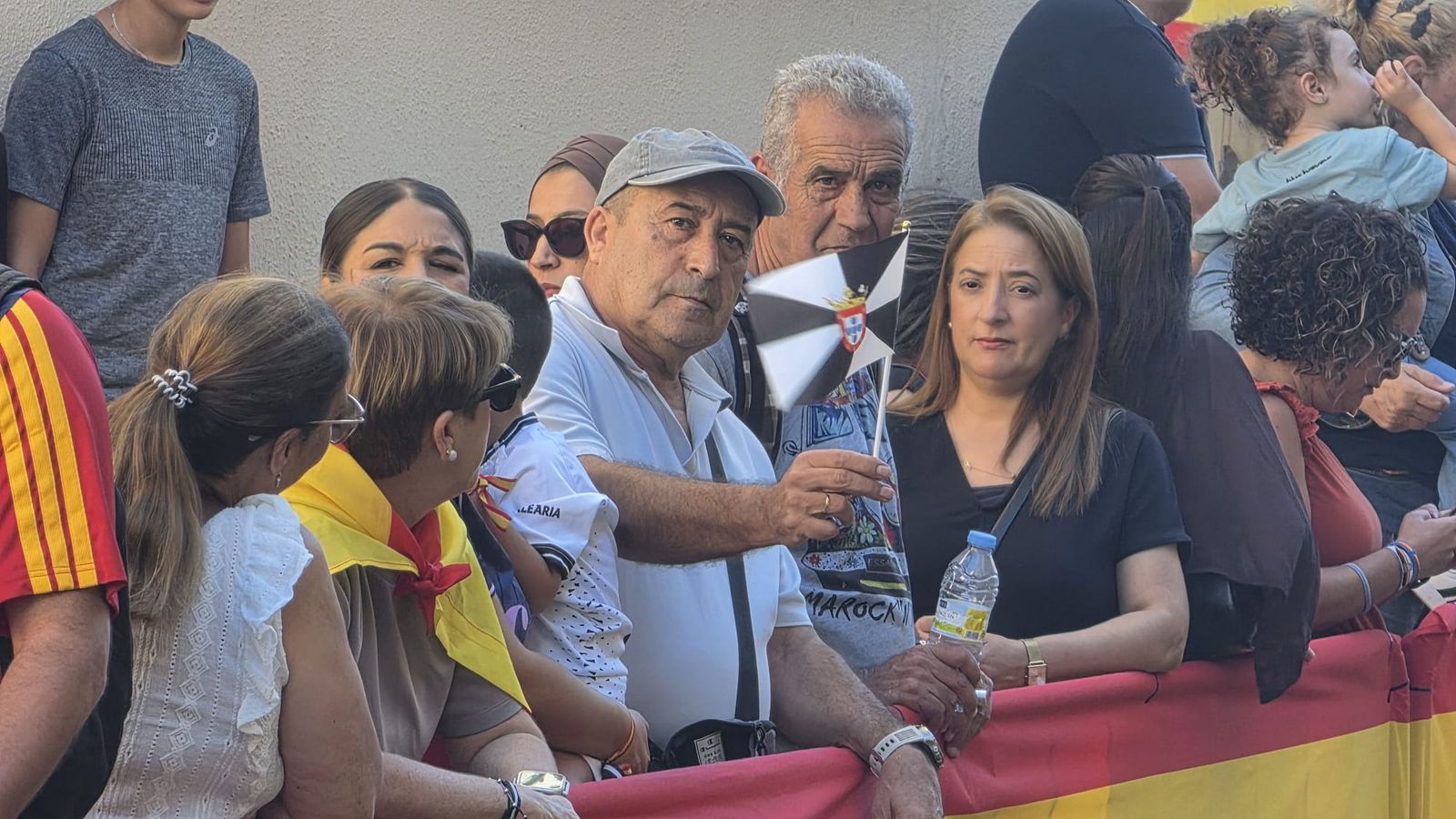 Los Reyes de España mostraron su cercanía con los vecinos de Manzanera
