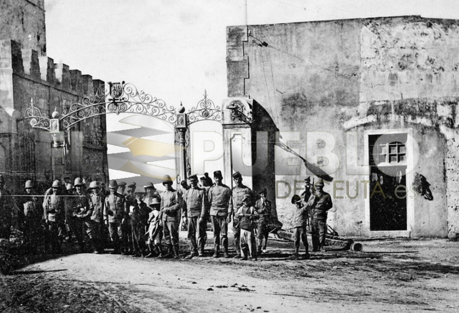 Puente del Cristo de los Afligidos. Hacia 1890. / FOTO Archivo: Paco Sánchez