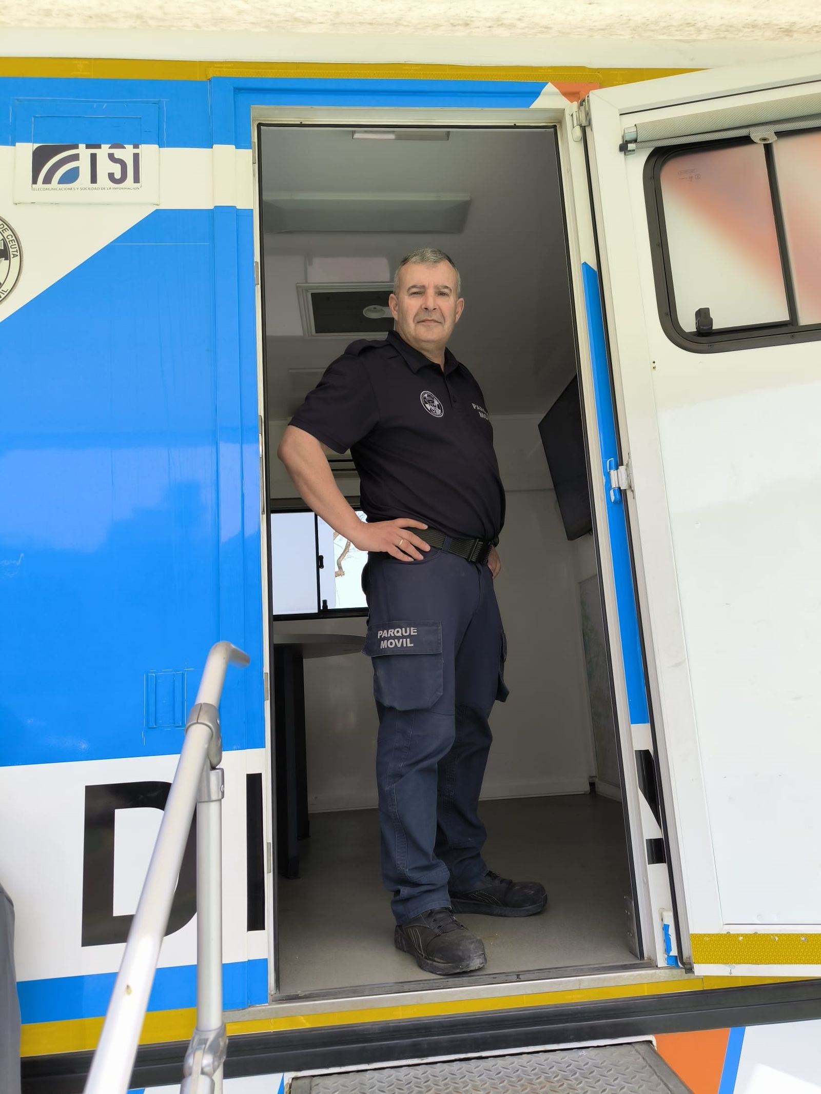 El Parque Móvil de Ceuta celebra su 50 aniversario con una exposición para escolares