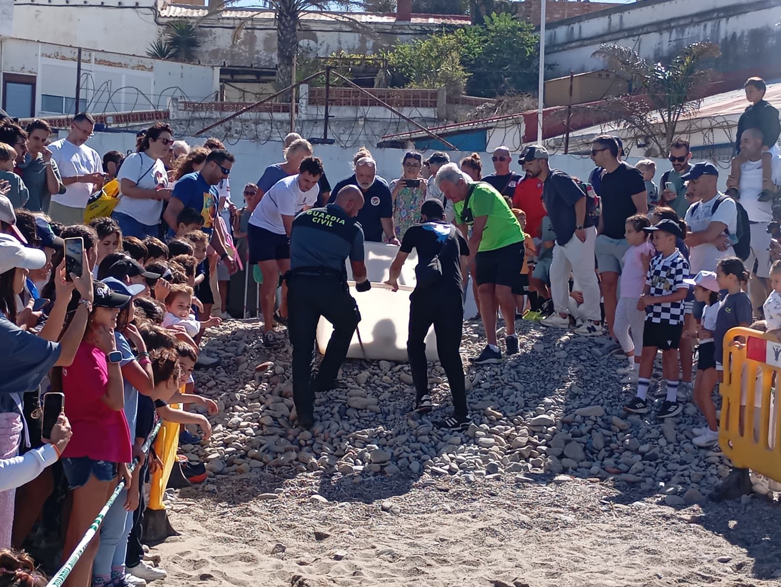 Bonita mañana ecológica en la playa de San Amaro