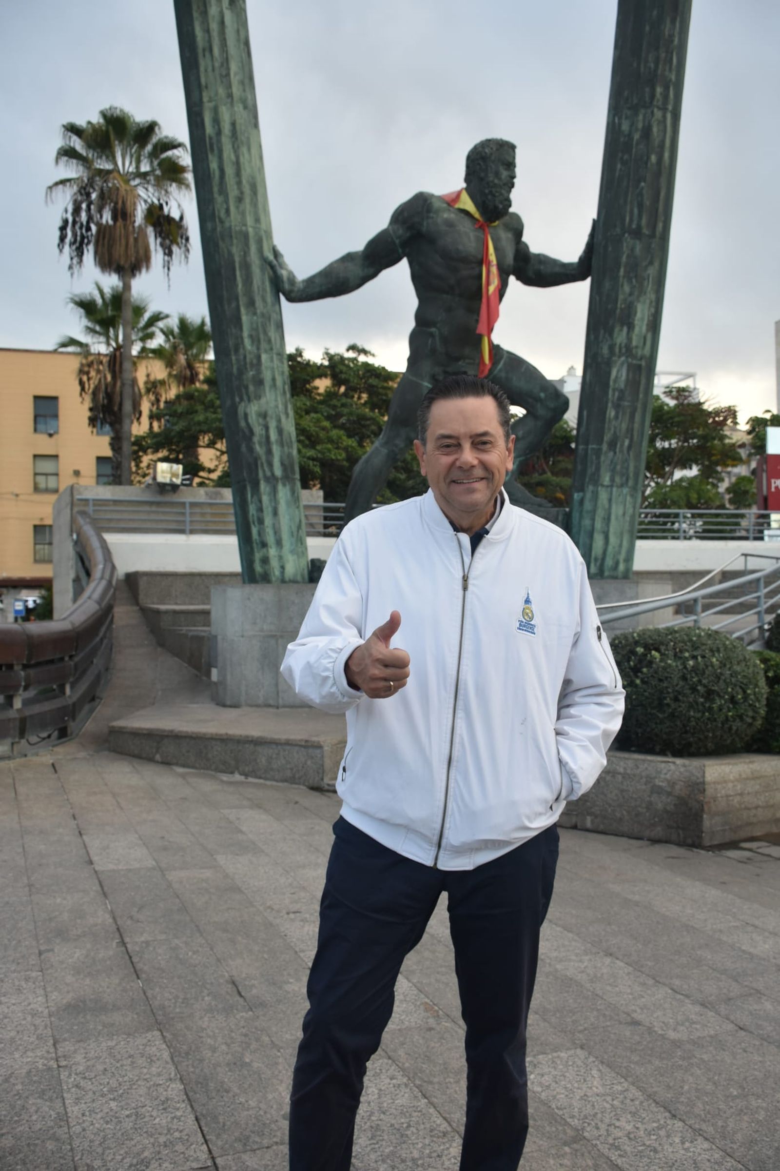 Tomás Roncero visita la Peña Madridista de Ceuta