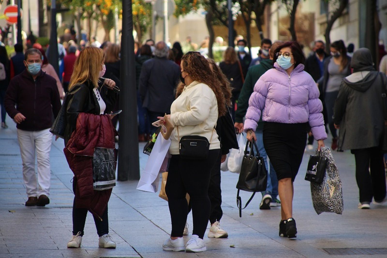 7440_gente-comprando_004 7440_gente-comprando_004