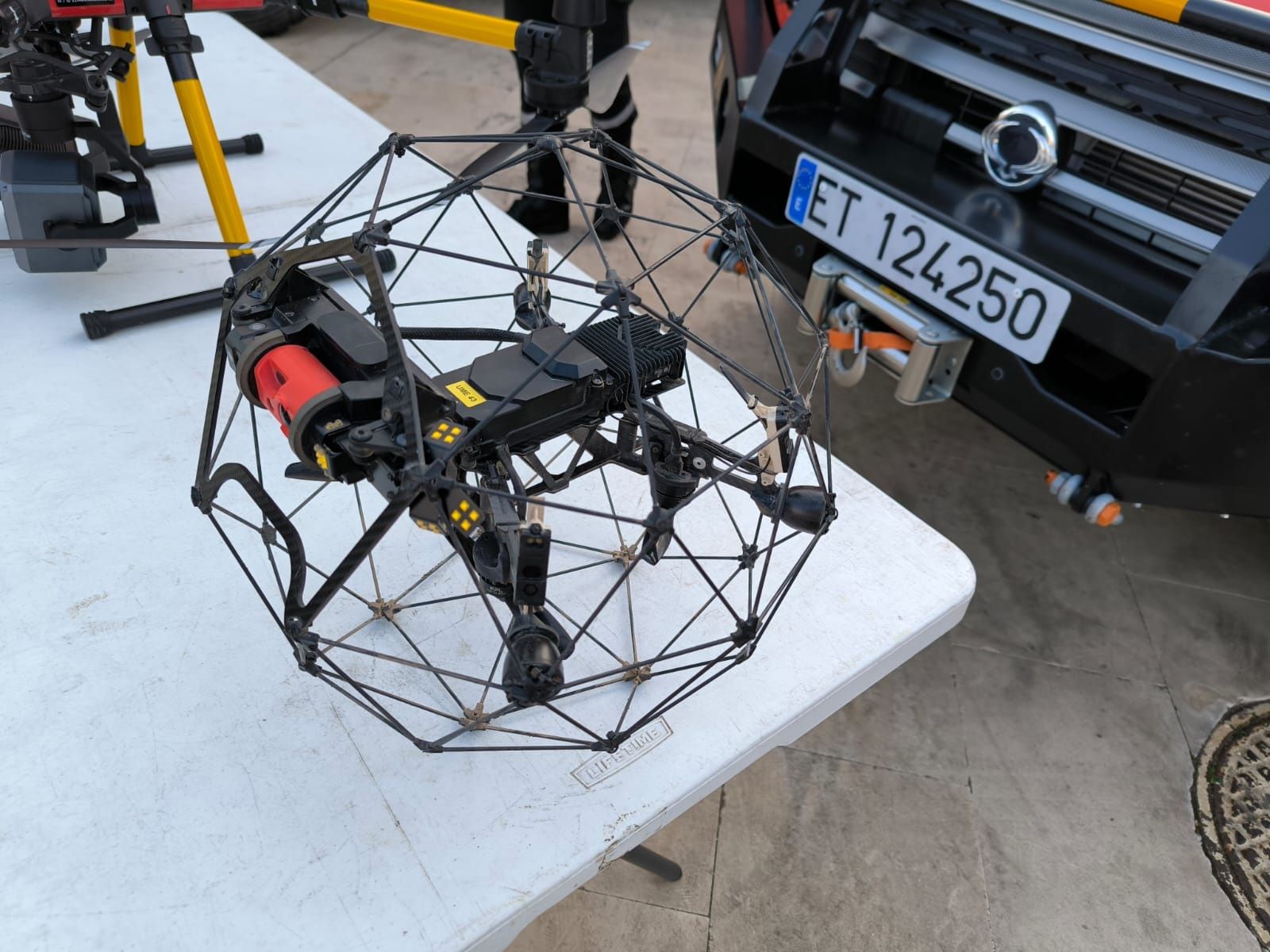 La UME expone sus medios en las Murallas Reales