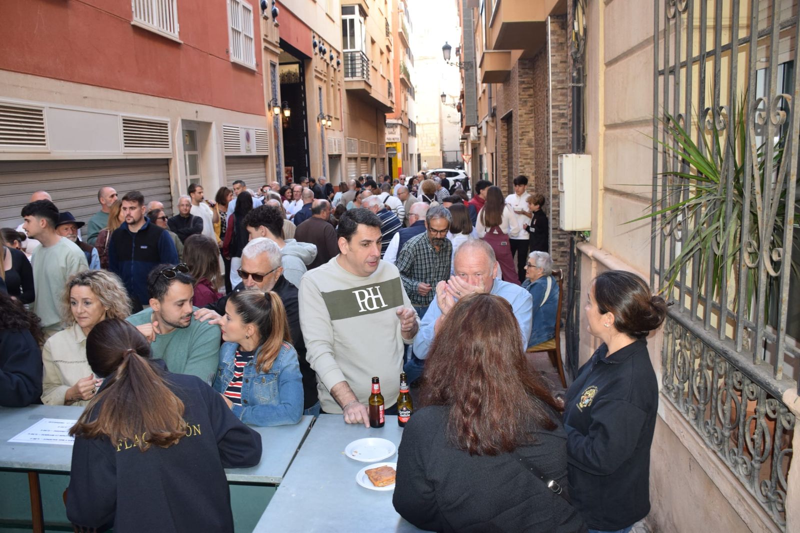 El Potaje Solidario de la Flagelación vuelve a reunir a decenas de ceutíes