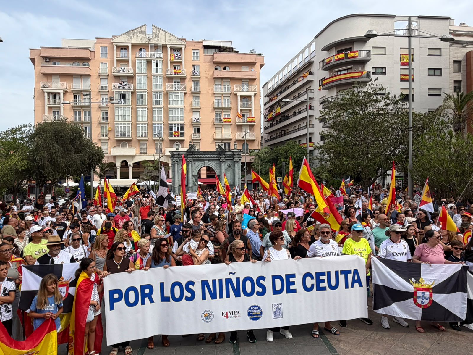 La Plaza de los Reyes clama por un curso seguro
