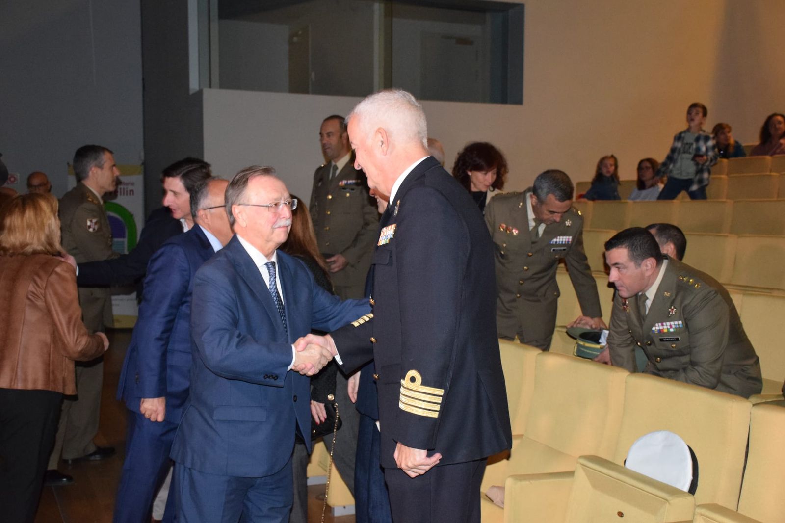 El Revellín vibra con la Banda de Música de la Comandancia