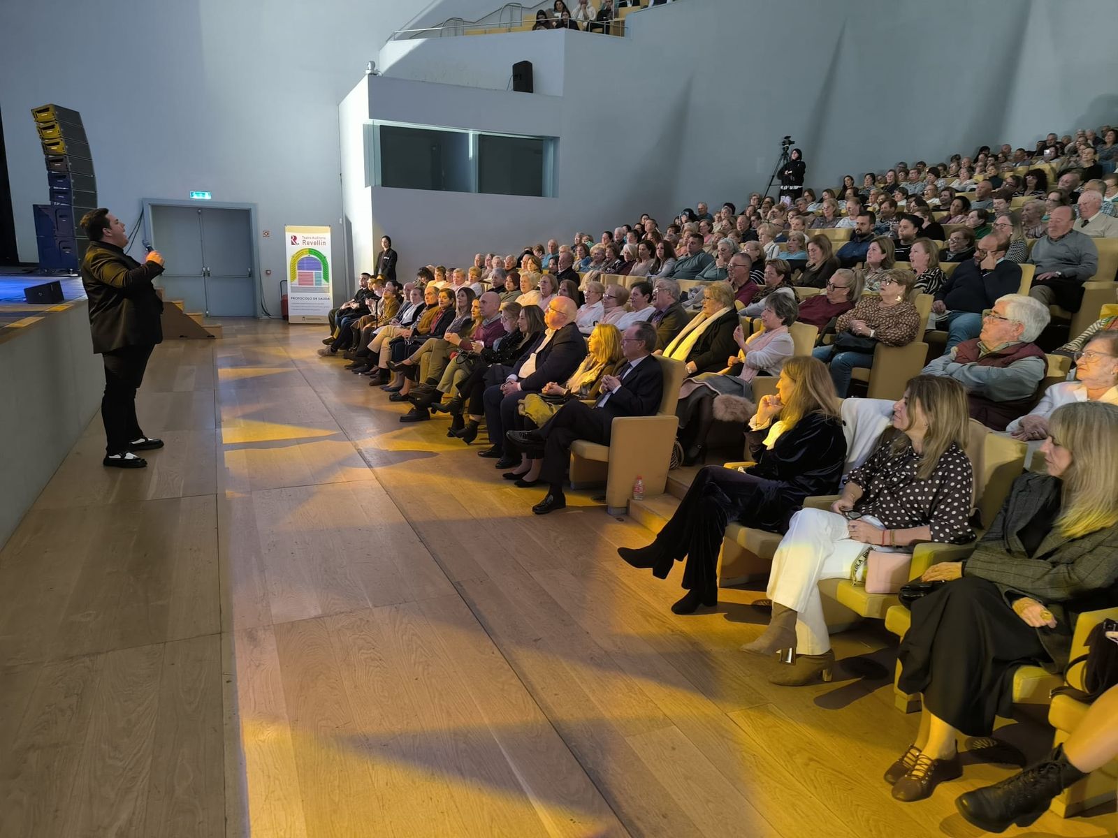 Radiolé vuelve a encender el Revellín en una noche entregada al flamenco